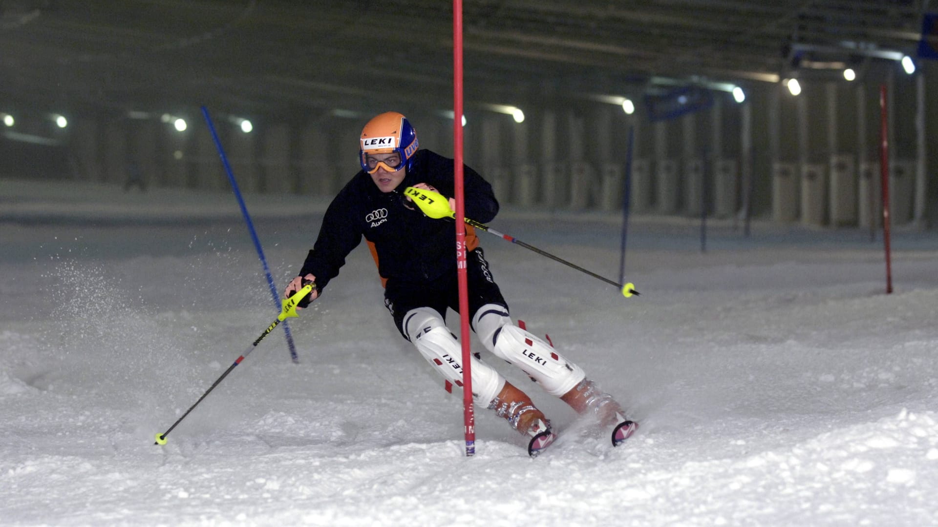 Rasante Abfahrt: Die Skihalle Landgraaf hat die weltweit einzige Indoor-FIS-Weltcupstrecke.