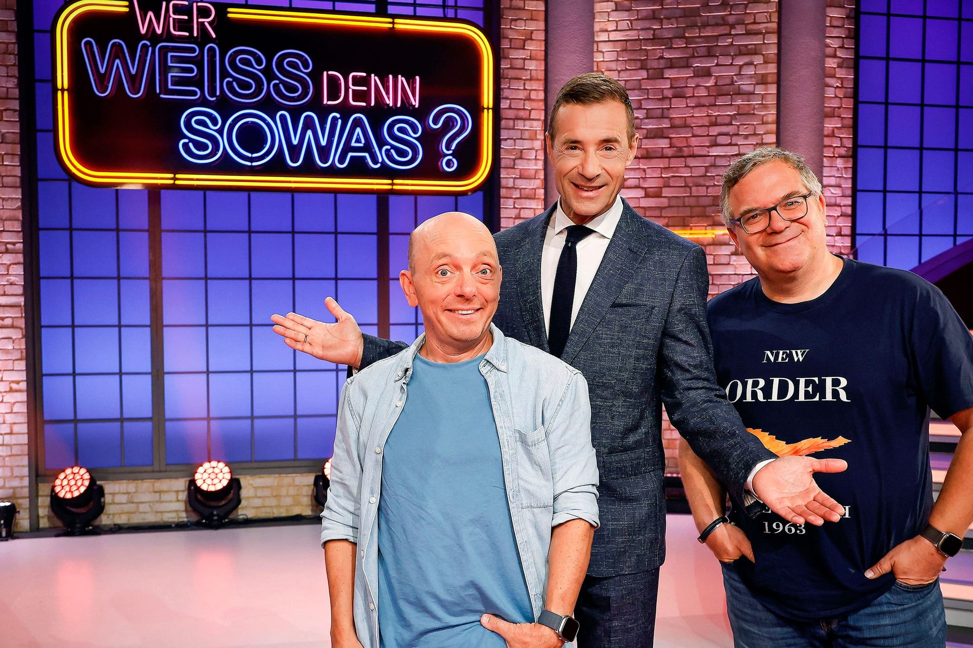 "Wer weiß denn sowas?": Das Quiz mit Bernhard Hoëcker, Kai Pflaume und Elton fällt an diesem Freitag aus.