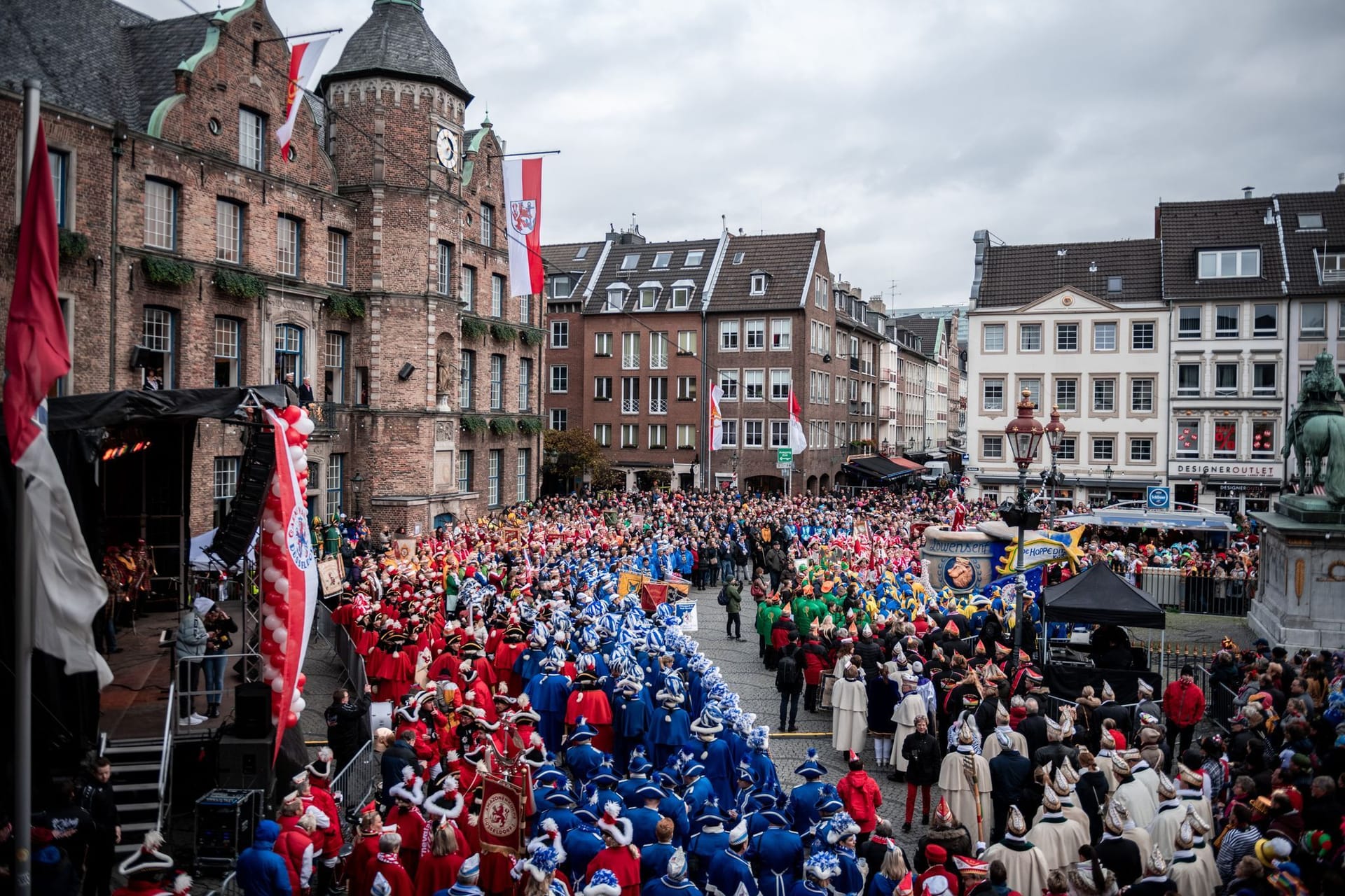 Auftakt Karneval in Düsseldorf