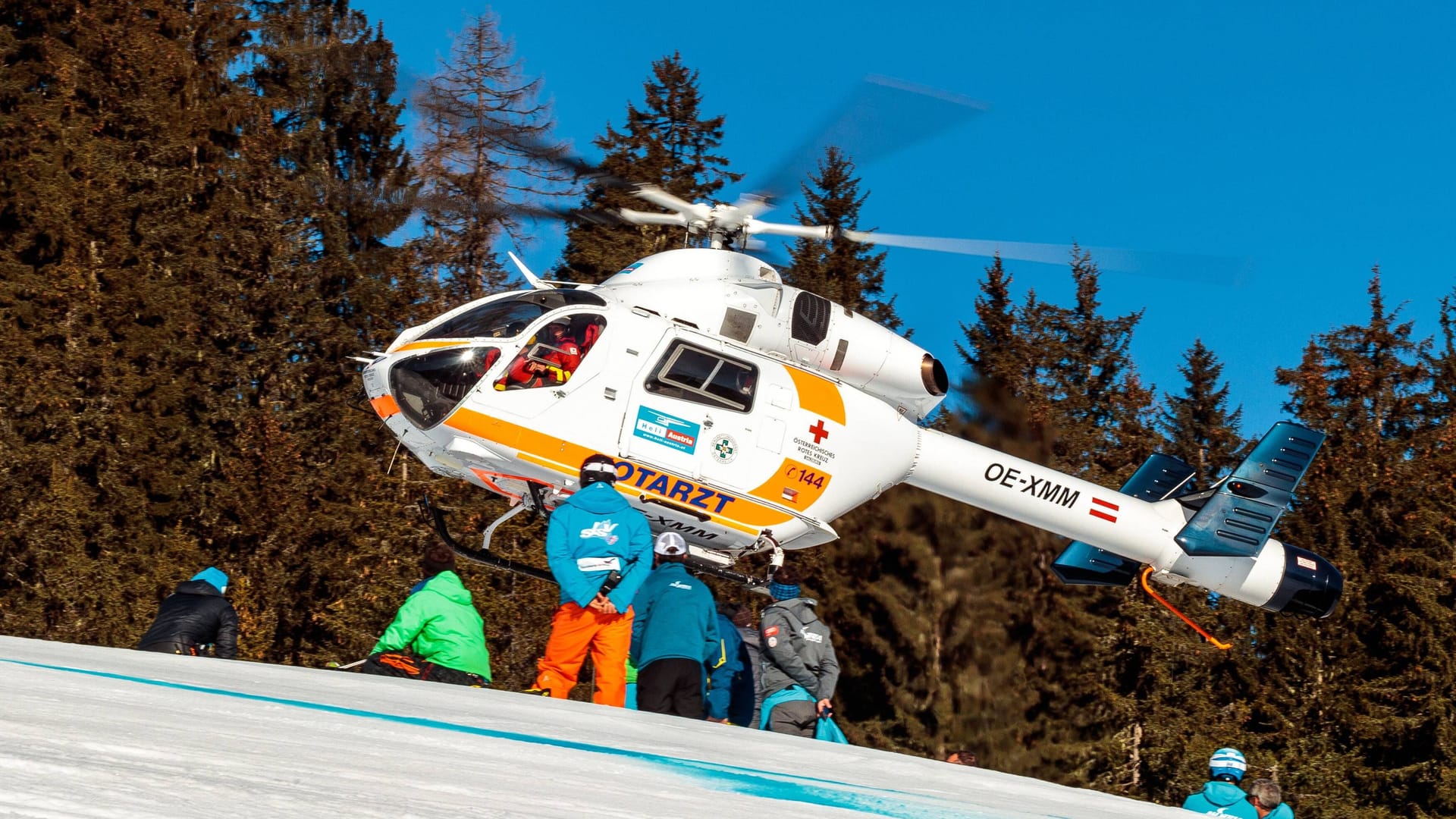 Notarzthubschrauber in Österreich (Symbolbild): Das schwerverletzte Kind wurde in ein Krankenhaus geflogen.