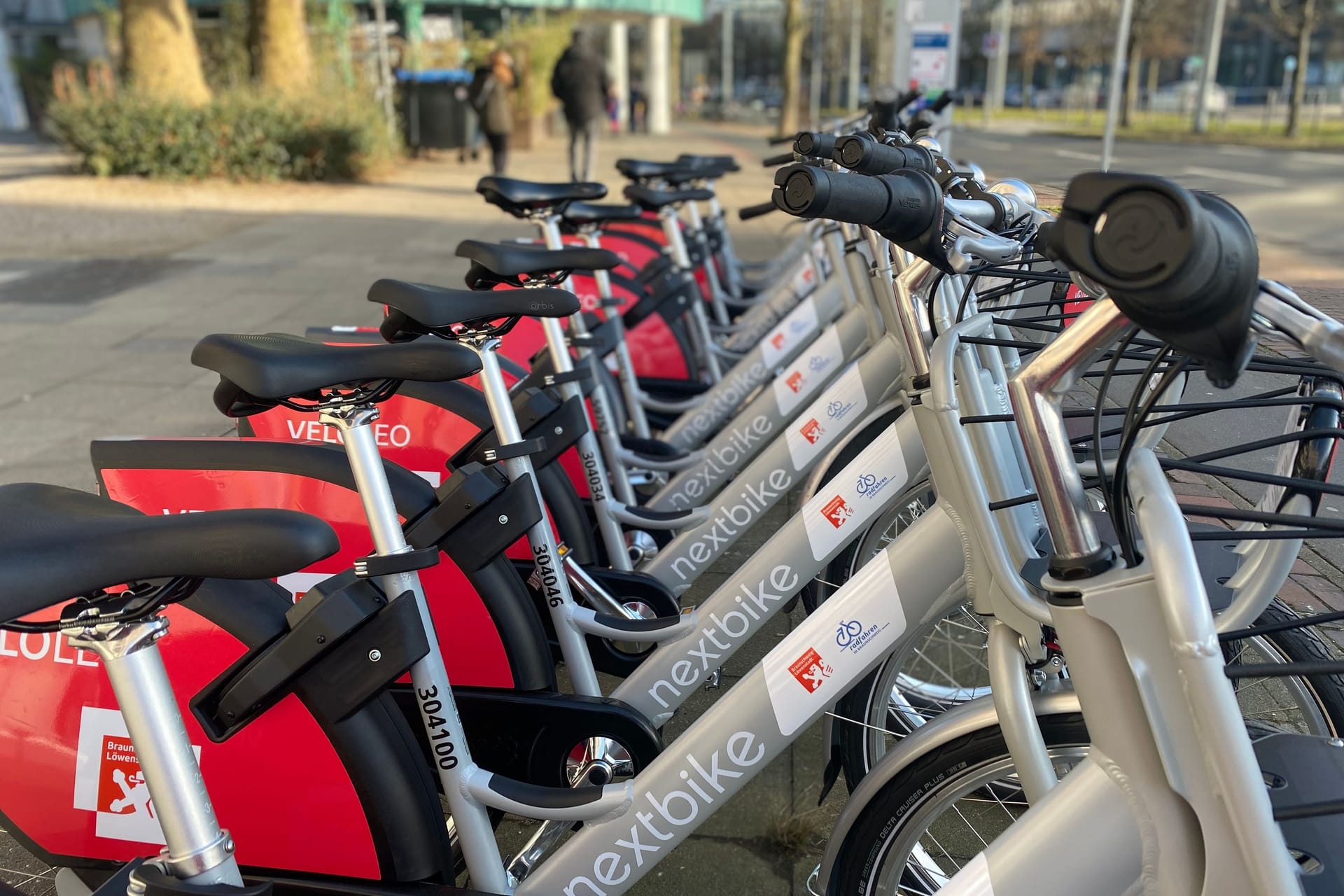 Neue Leihräder: Sie stehen unter anderem auf der Langen Straße.