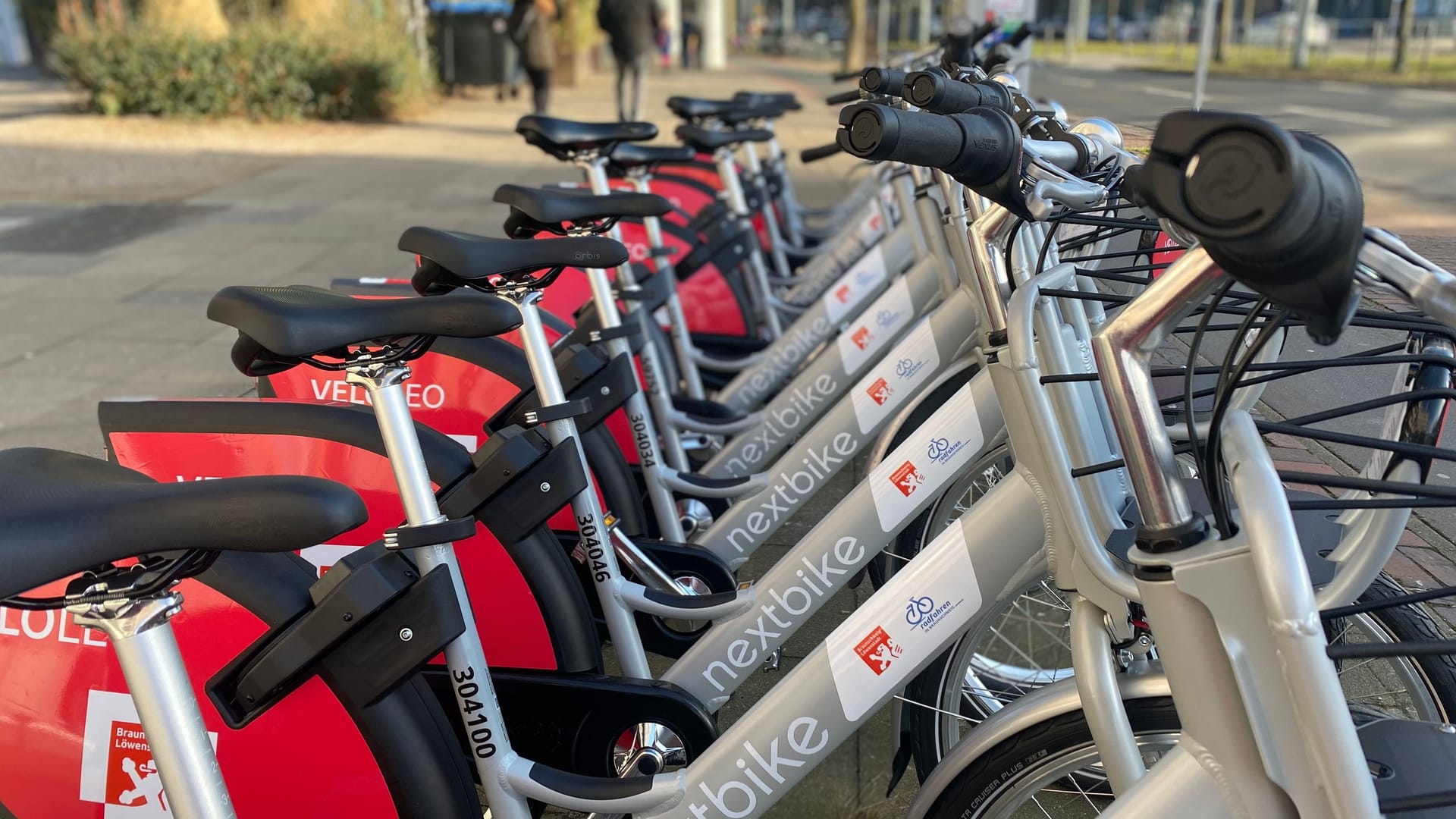 Neue Leihräder: Sie stehen unter anderem auf der Langen Straße.