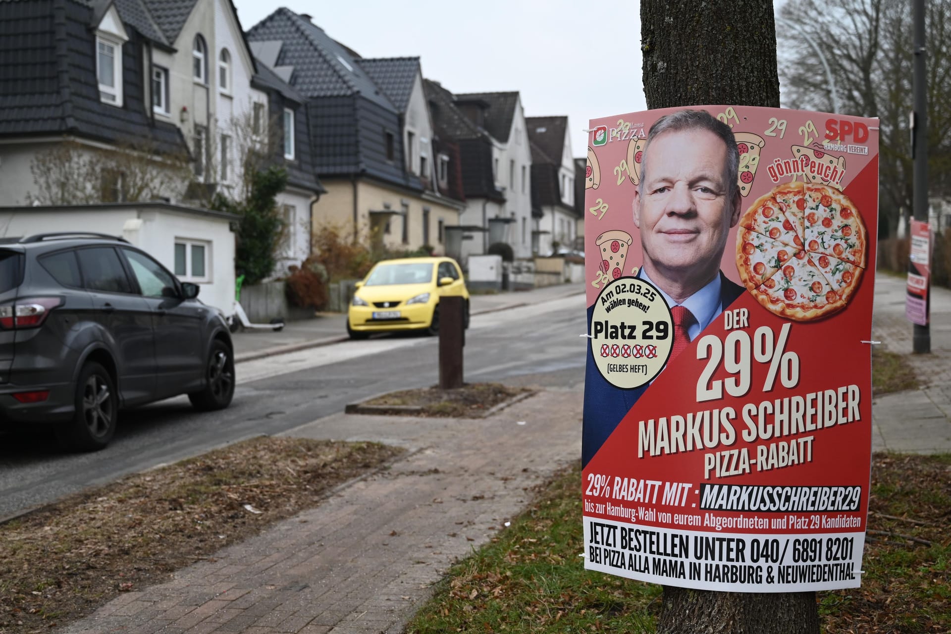 Wahlplakat des SPD-Bürgerschaftsabgeordneter Markus Schreiber in Hamburg: Er verspricht im Wahlkampf 29 Prozent Rabatt auf Pizza in Harburg und Neuwiedenthal.