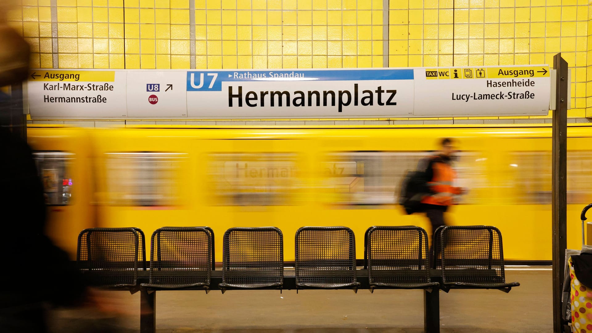 U-Bahnhof Hermannplatz (Archivbild): Für den Zeitraum der Bauarbeiten ist ein Ersatzverkehr eingerichtet.