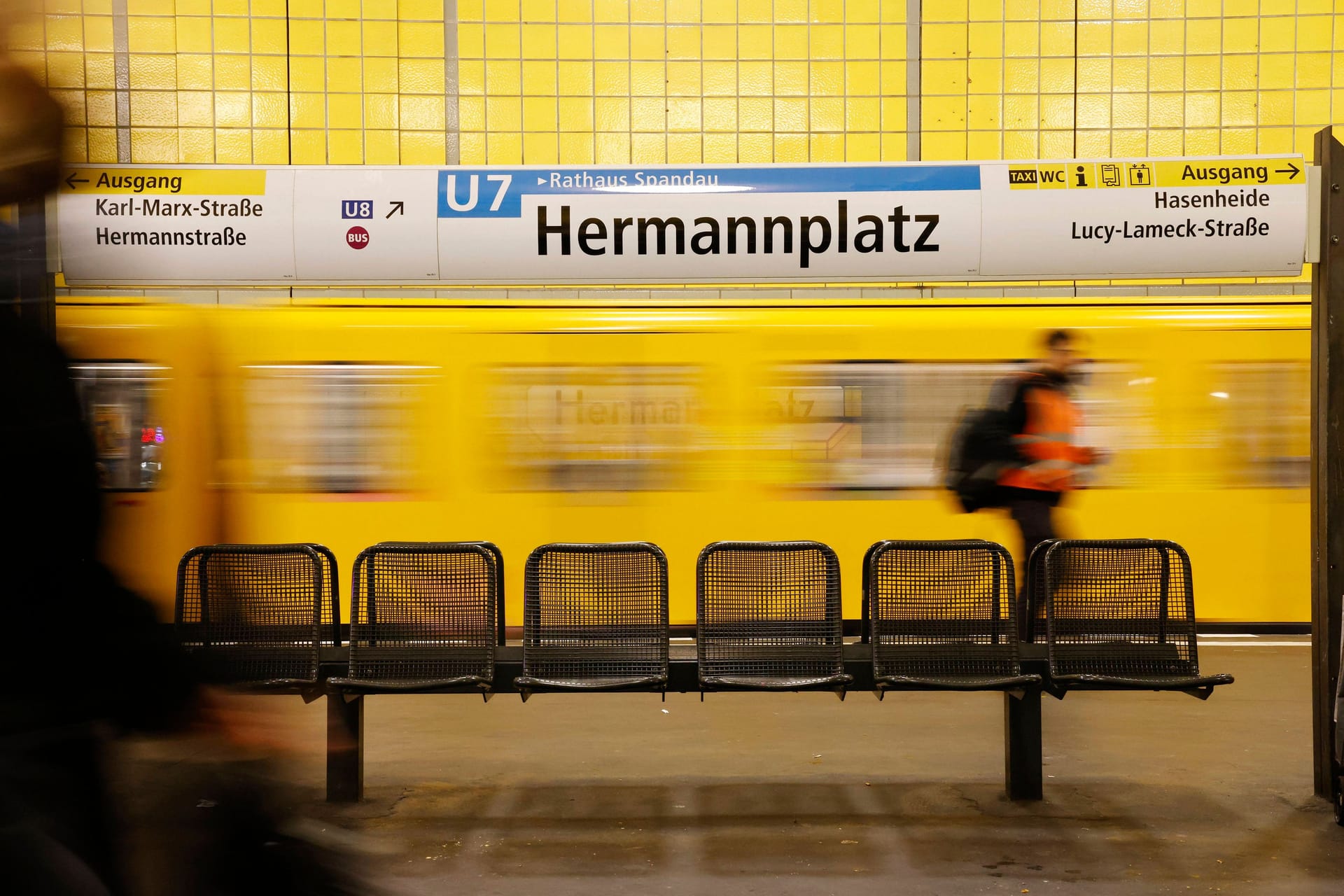 U-Bahnhof Hermannplatz (Archivbild): Für den Zeitraum der Bauarbeiten ist ein Ersatzverkehr eingerichtet.