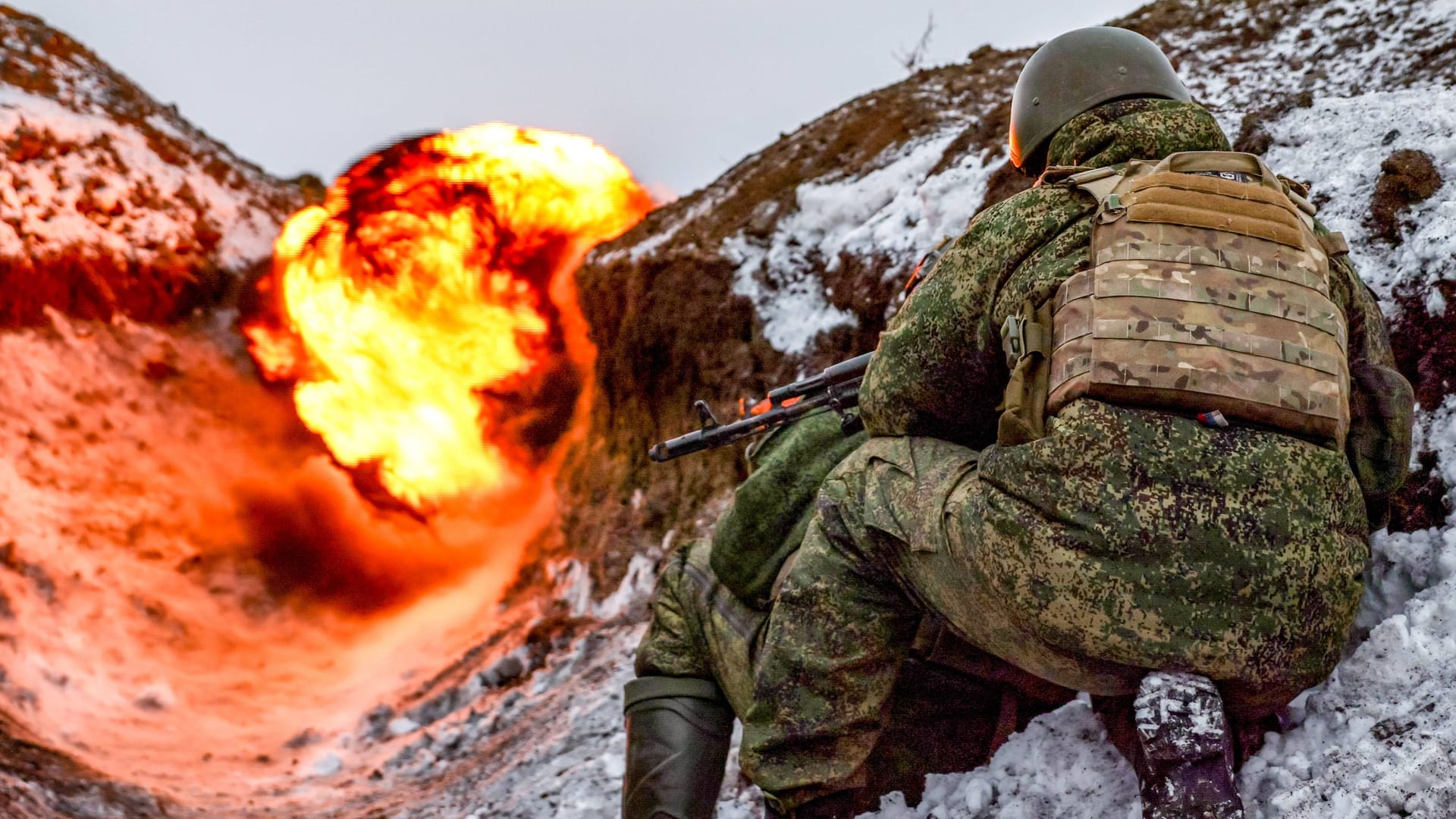 Ein russischer Soldat in der Ostukraine: Bald könnte Russland ein großes Lithium-Vorkommen in der Ukraine erobern.