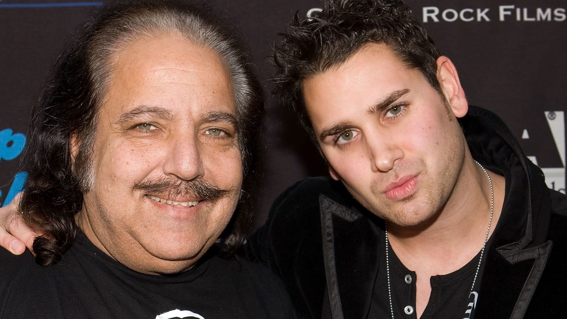 David Brian Pearce (rechts) hier mit Pornostar Ron Jeremy 2009