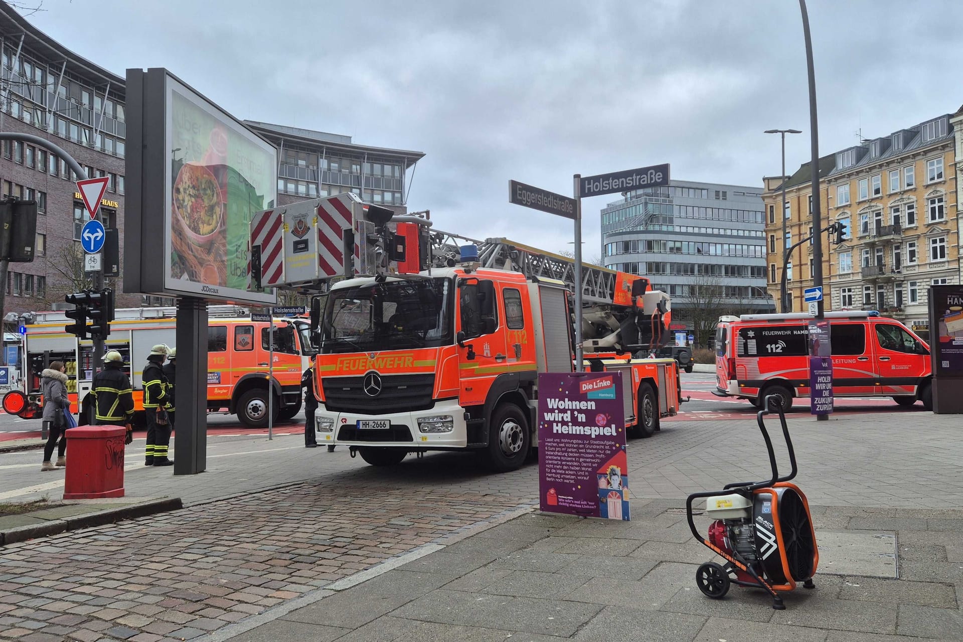 Feuerwehr im Einsatz: In Altona-Altstadt ist ein Feuer ausgebrochen.