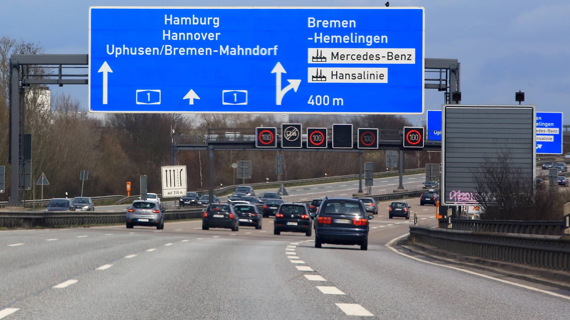 Die A1 Richtung Hamburg: Der Blitzer schnappte im Jahr 2024 am häufigsten zu.