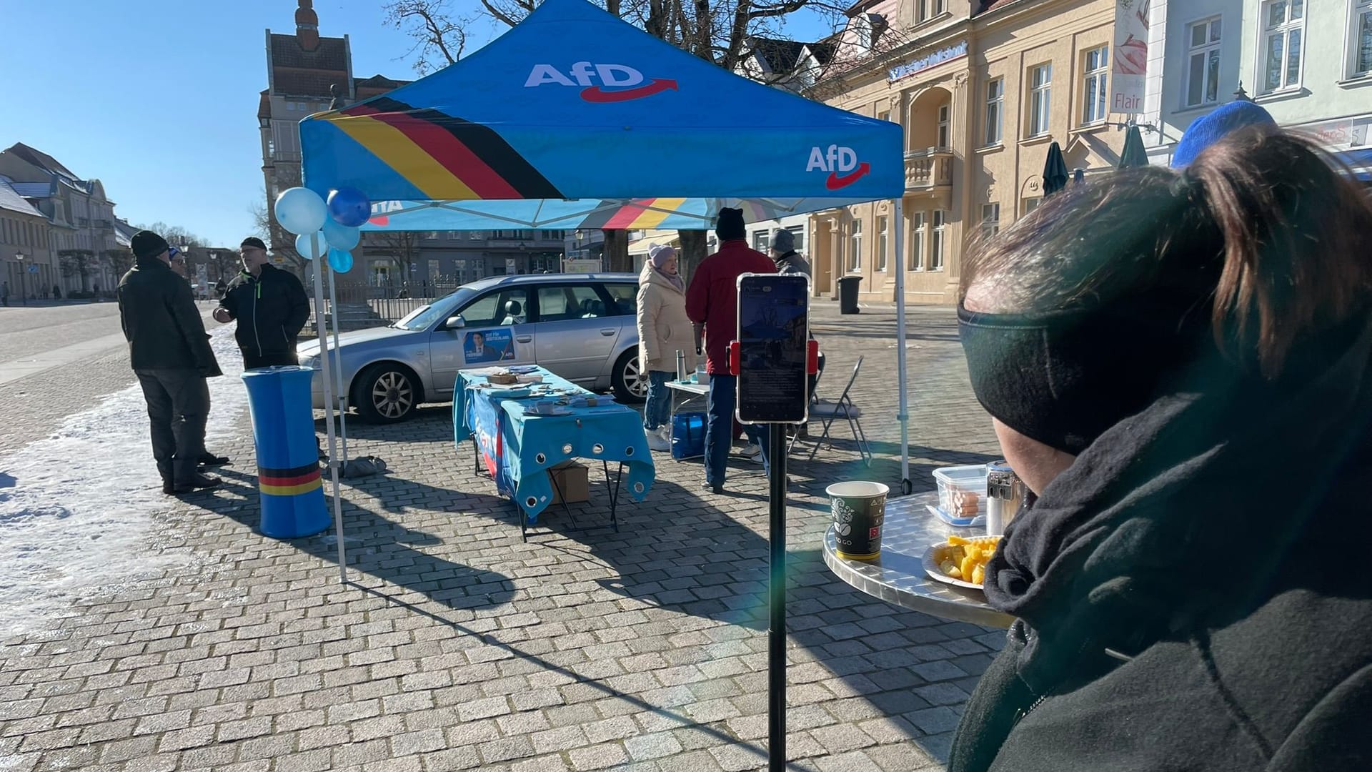 5.000 im Livestream: Rosita Neumann überträgt den Wahlkampf auf TikTok.