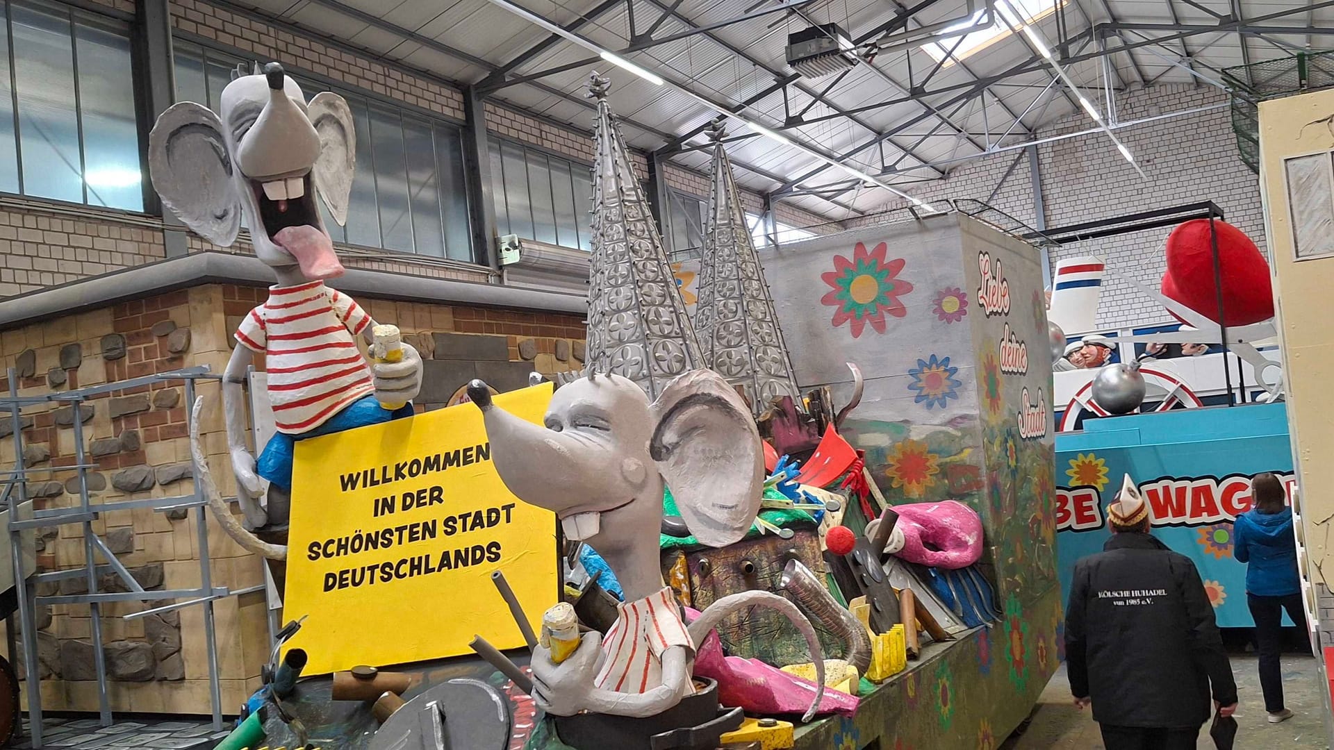 Auch das Thema Müll findet im Rosenmontagszug seinen Platz.
