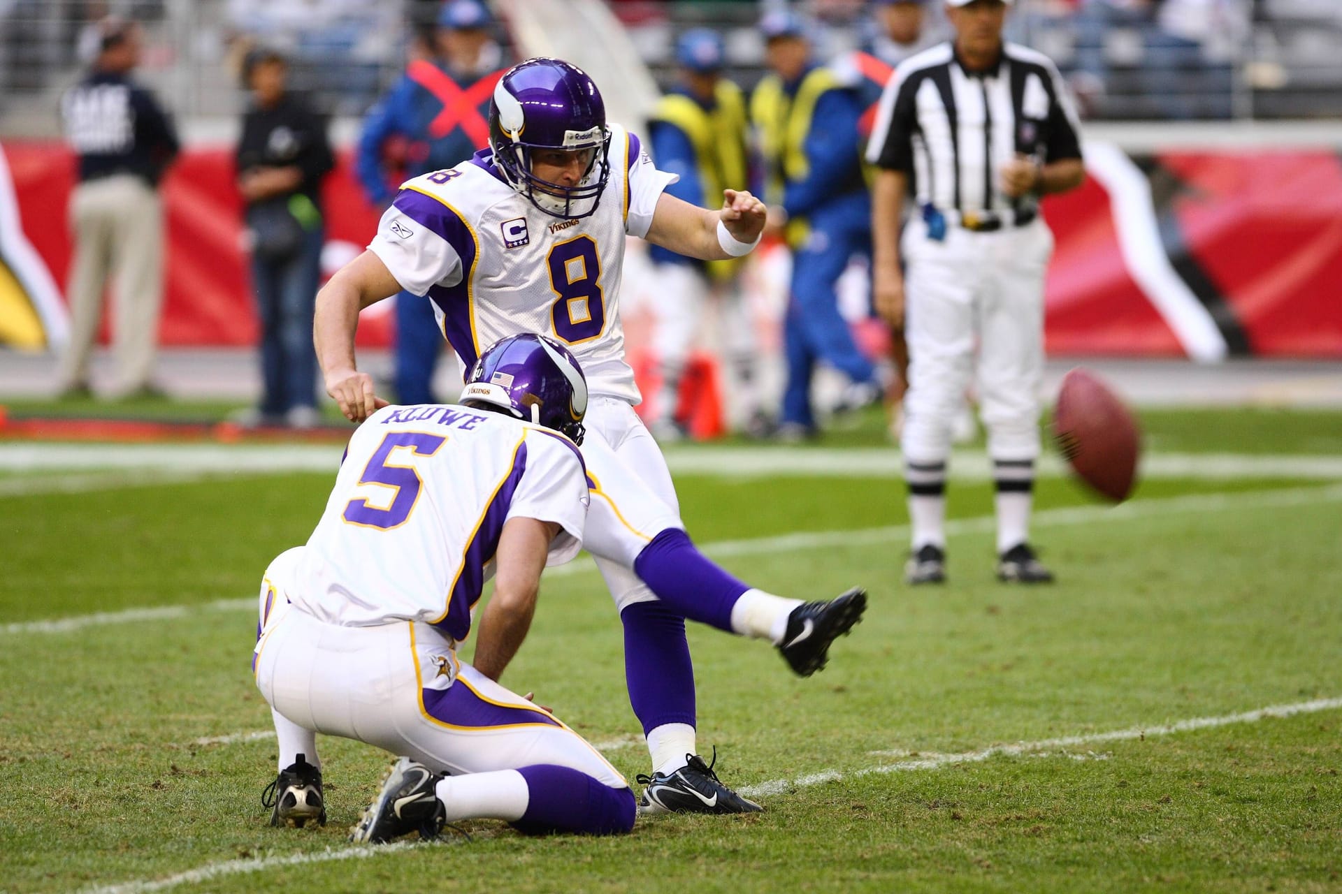 Chris Kluwe (5, Minnesota Vikings) spielte acht Jahre in der NFL.