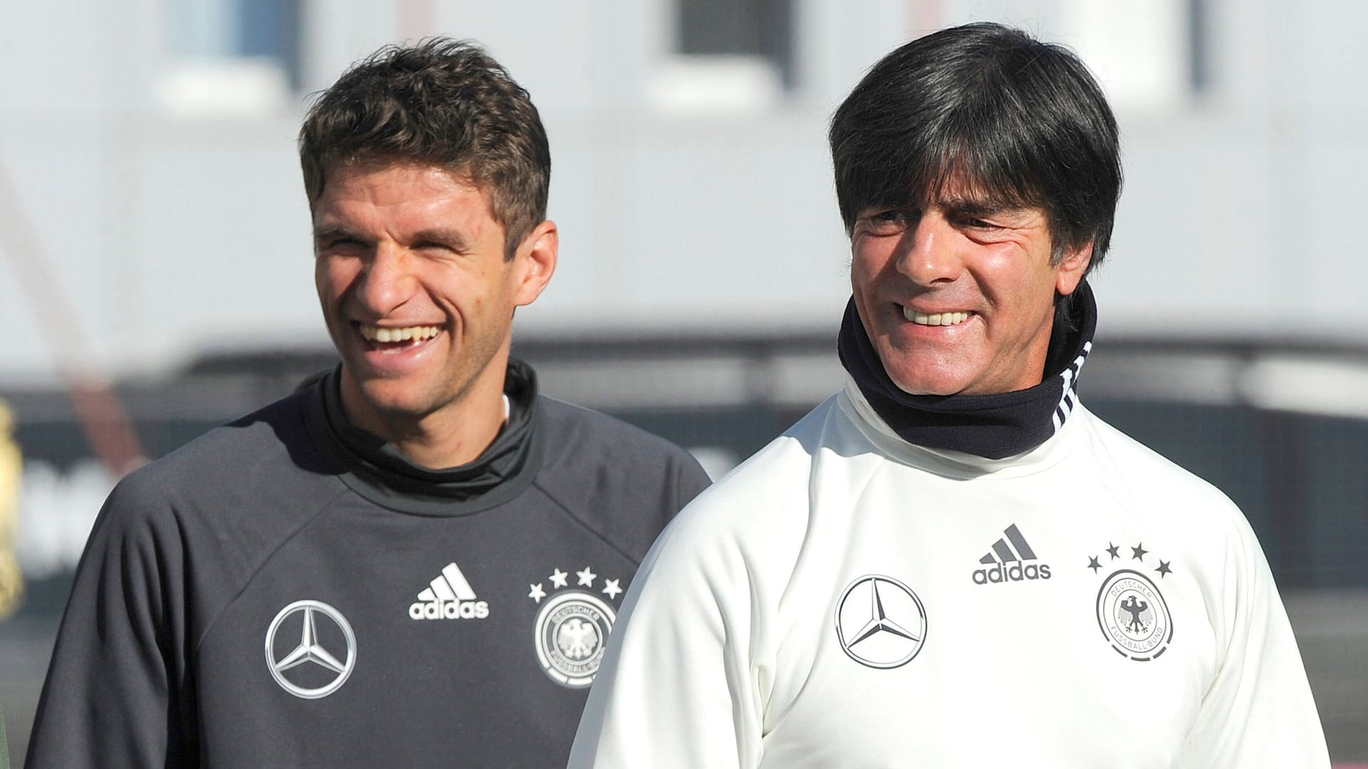 Thomas Müller (l.) und Jogi Löw: Letzterer trainierte die deutsche Nationalmannschaft von 2006 bis 2021.