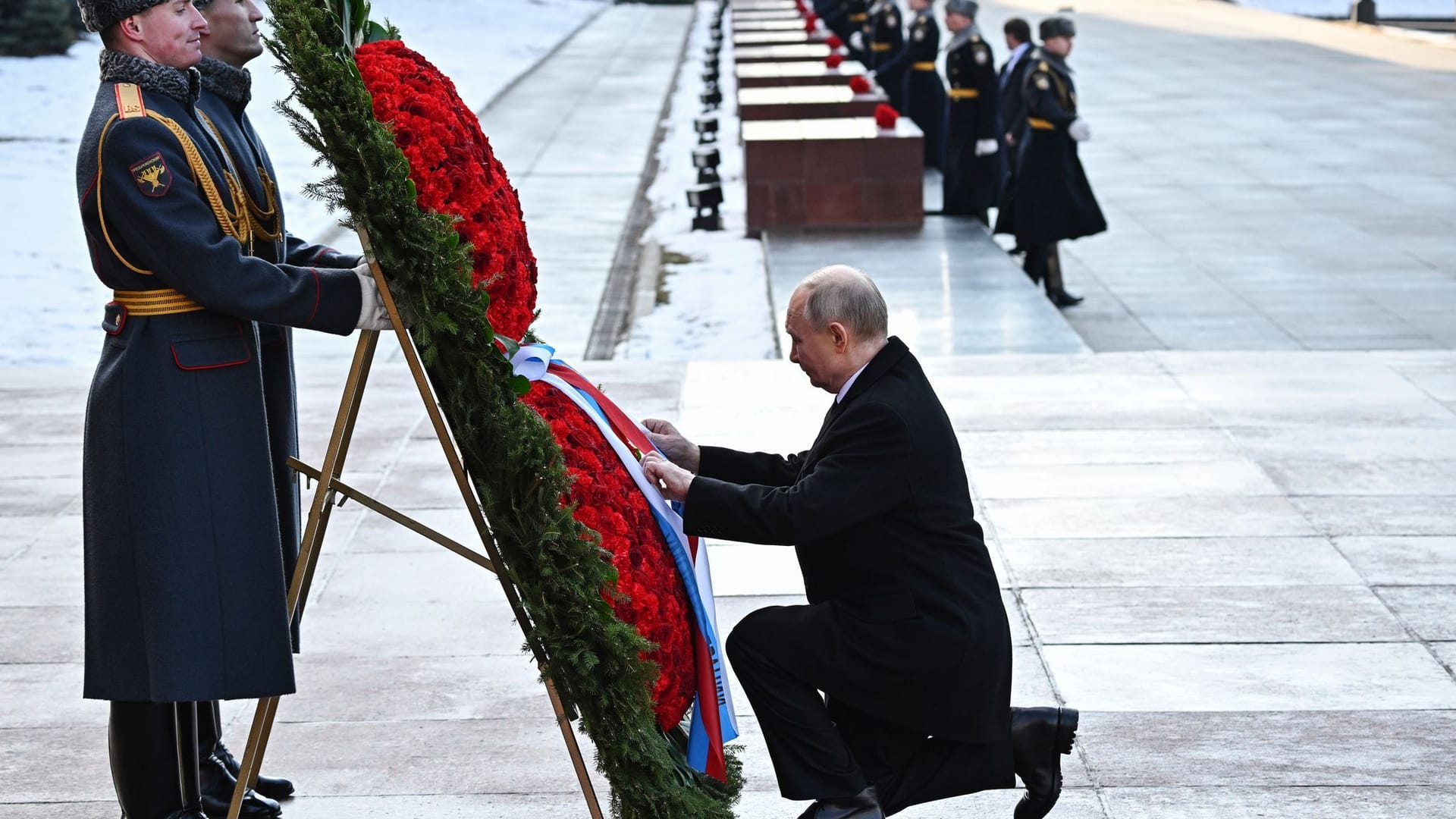 Ukraine-Krieg - Tag des Verteidigers des Vaterlandes in Russland