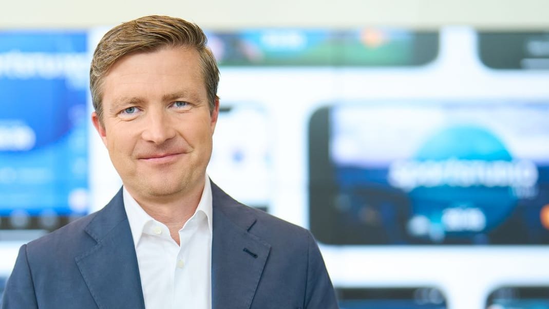 Stefan Leifert: Der ZDF-Journalist vor der Senderschaltzentrale.