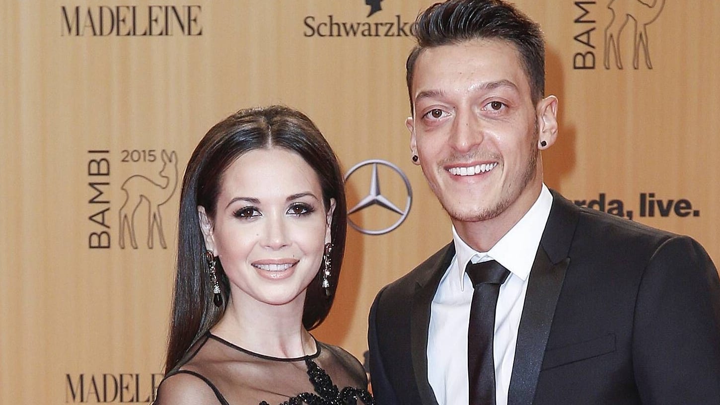 Mesut Özil und Mandy Capristo bei der Verleihung Bambi 2015 in Berlin.