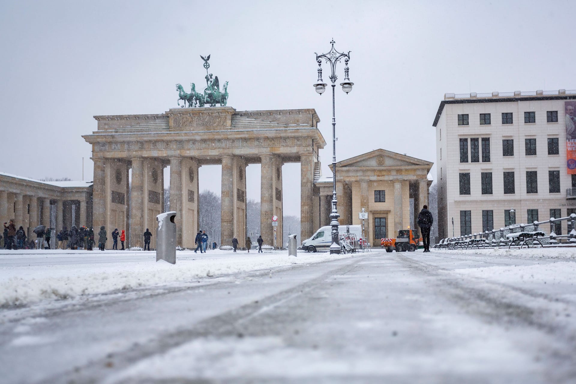 Schneefall in Berlin (Symbolbild): Nachts sinken die Temperaturen deutlich.