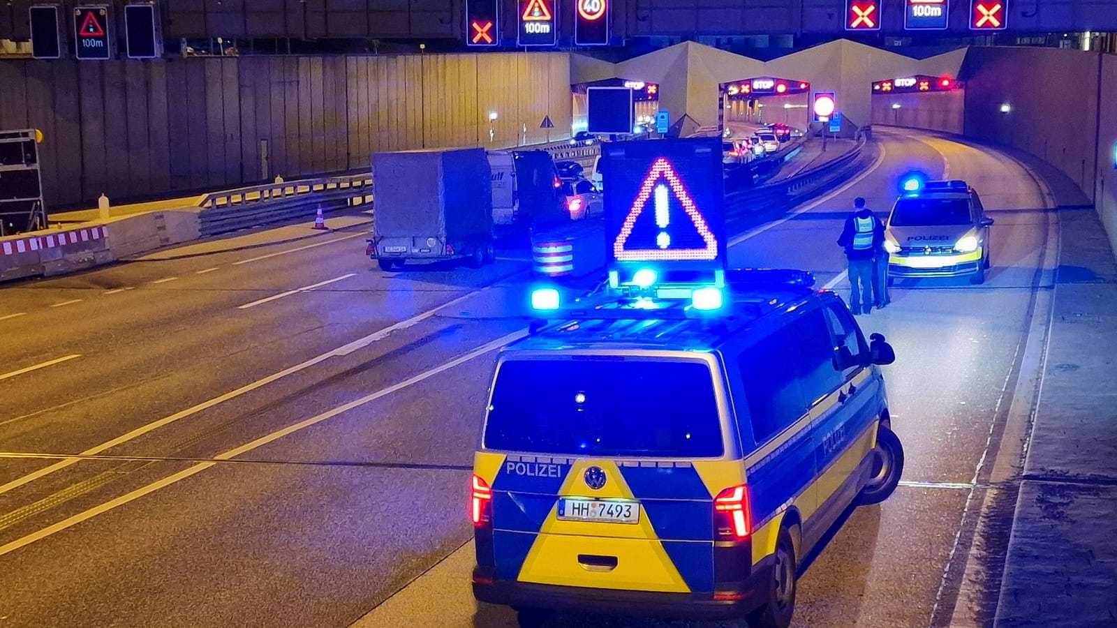 Verkehrsunfall: Der Elbtunnel ist vorübergehend gesperrt.