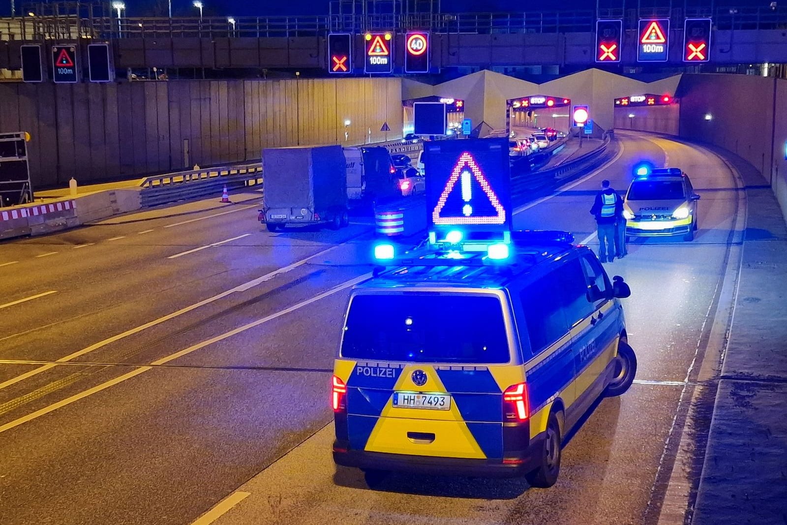 Verkehrsunfall: Der Elbtunnel ist vorübergehend gesperrt.