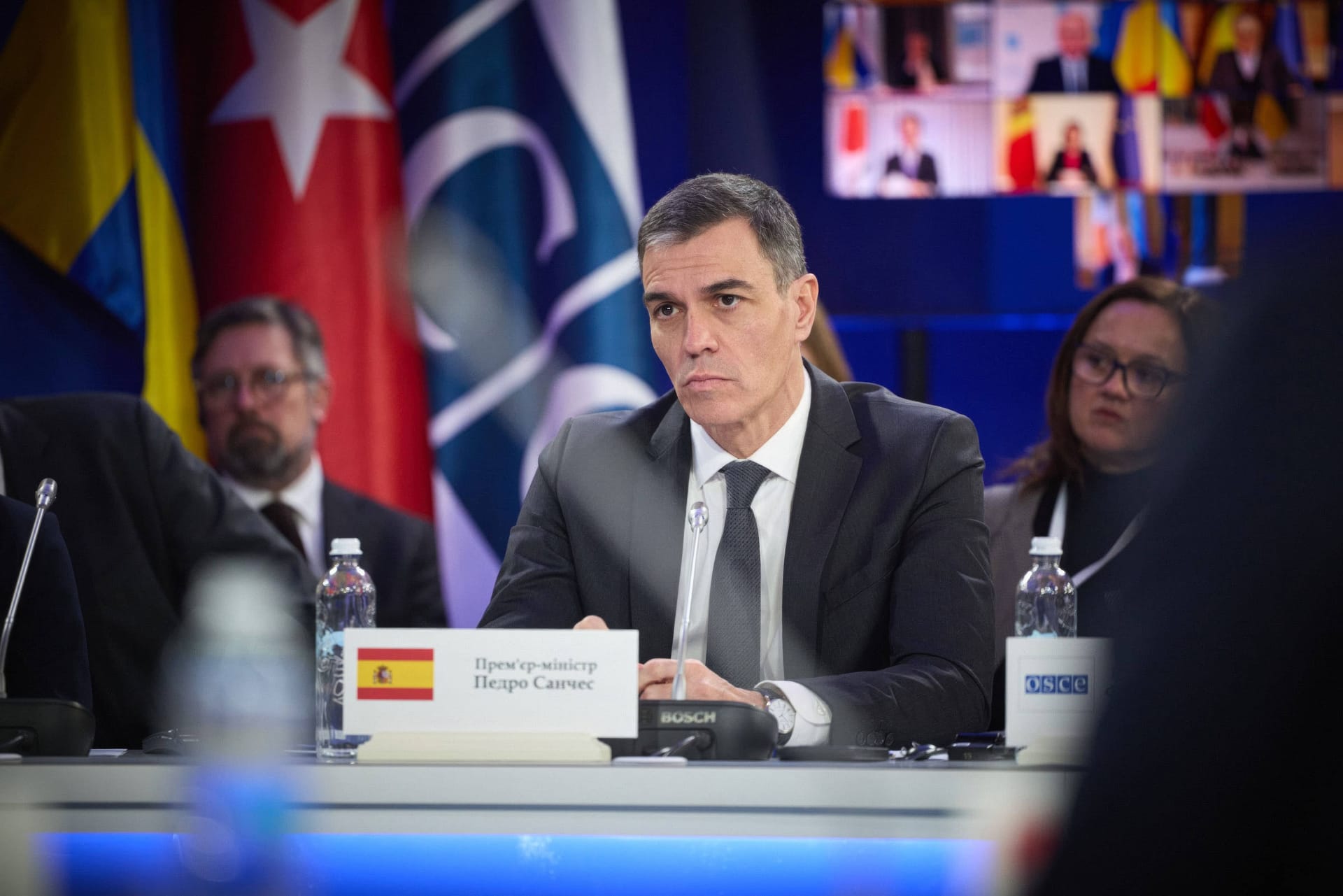 Auch der spanische Ministerpräsident Pedro Sanchez machte bei einer Konferenz weitere Zusagen an Kiew.