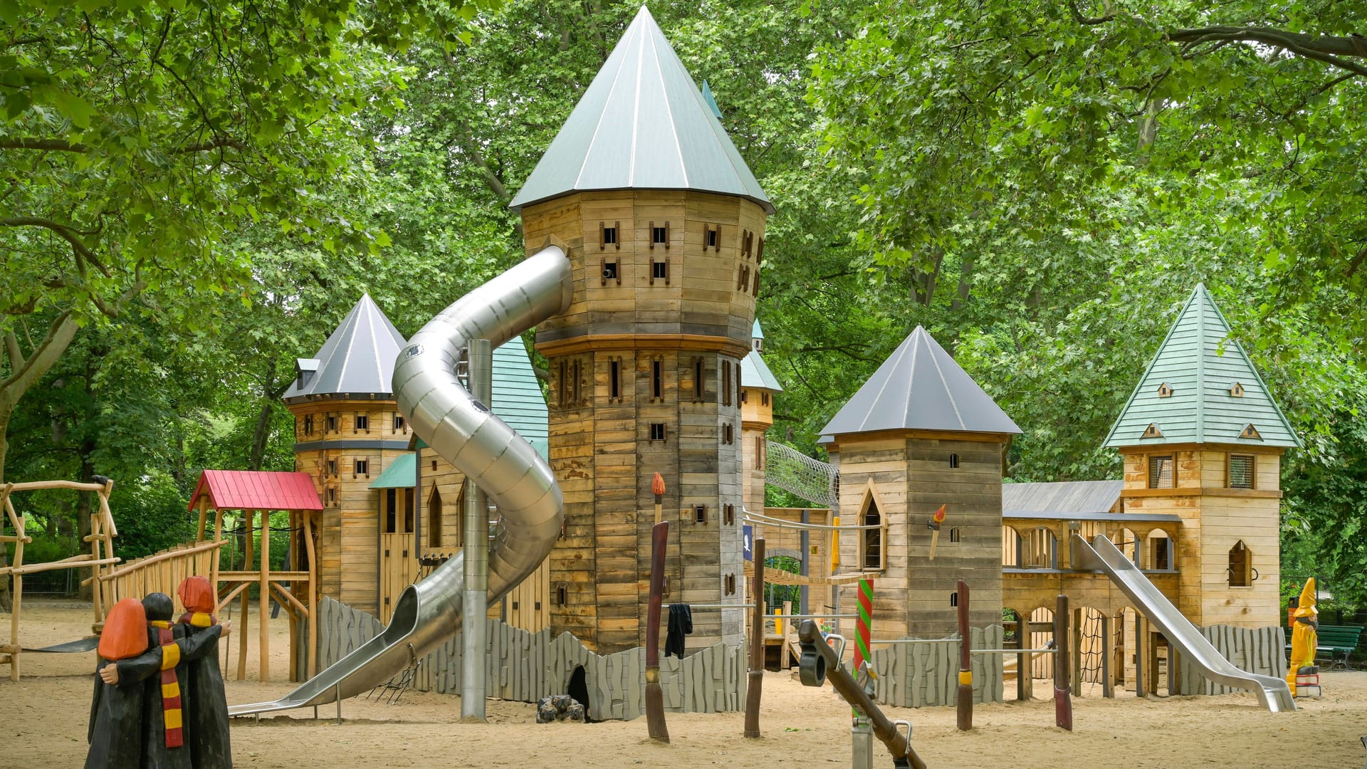 Der Zauberspielplatz im Volkspark Wilmersdorf (Archivbild): In Berlin haben Unbekannte Glasscherben verteilt.