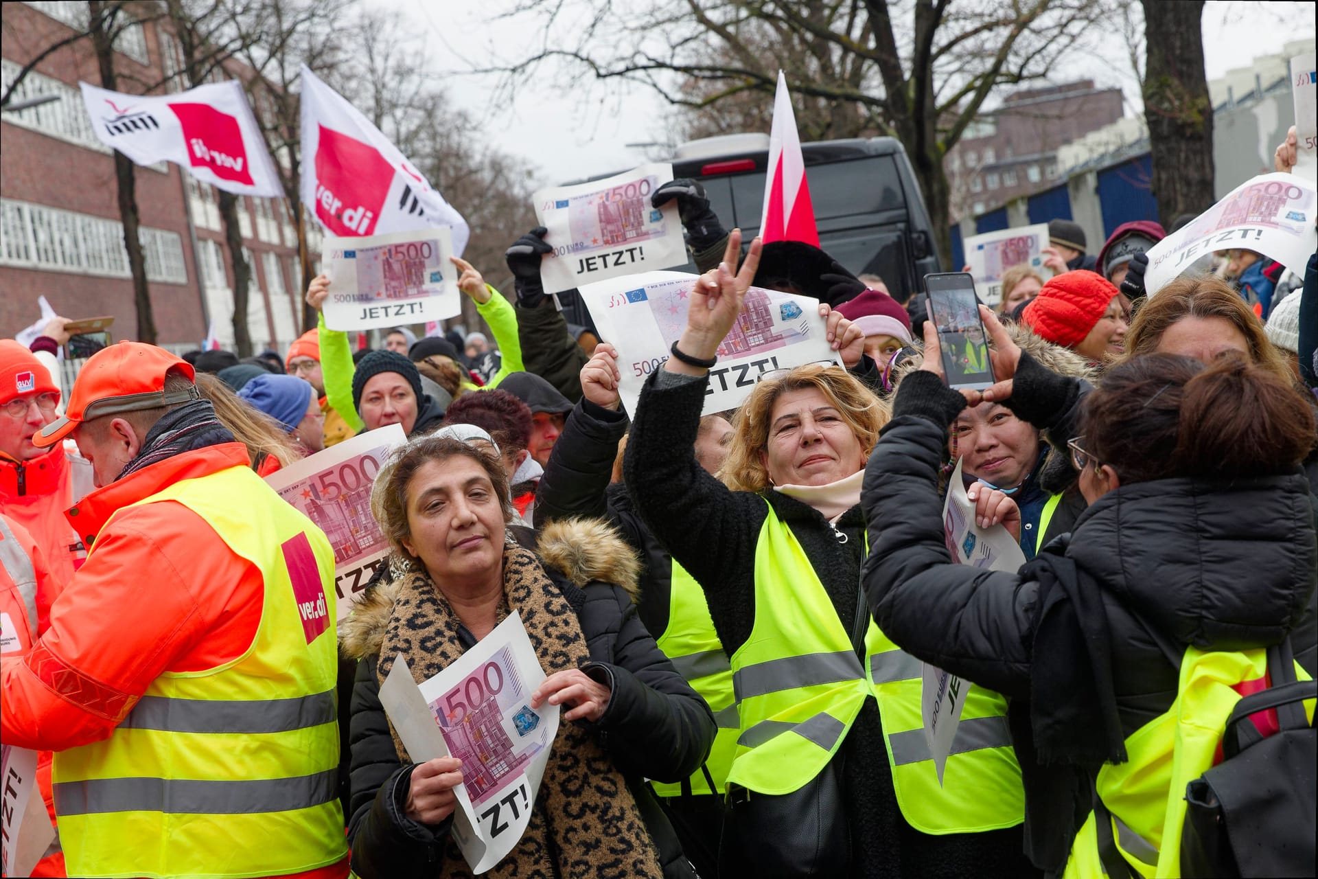 Streik im öffentlichen Dienst (Archivbild): Zum Ende der Woche kommt es vereinzelt zu Einschränkungen.