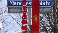 Fans von Manchester United trinken Münchner Wirtshaus leer