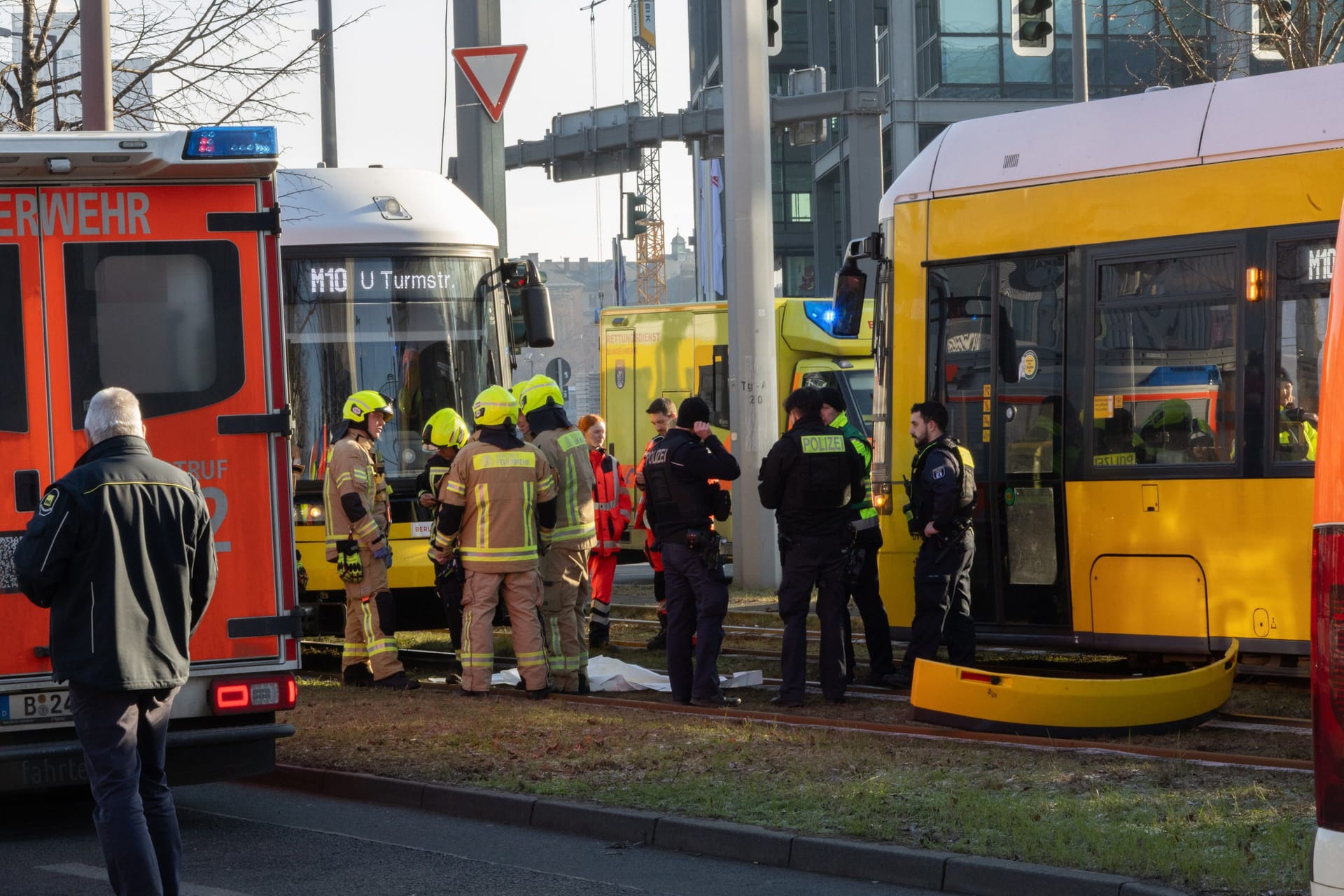 Wa_7_Hauptbahnhof_Person_von_Tram_erfasst.jpg