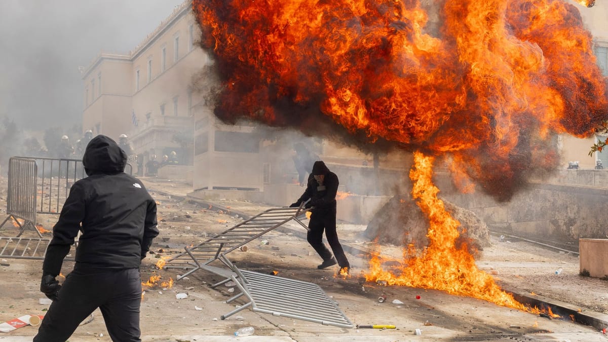 griechenland-gr-te-massenproteste-in-der-geschichte-wegen-zugungl-ck