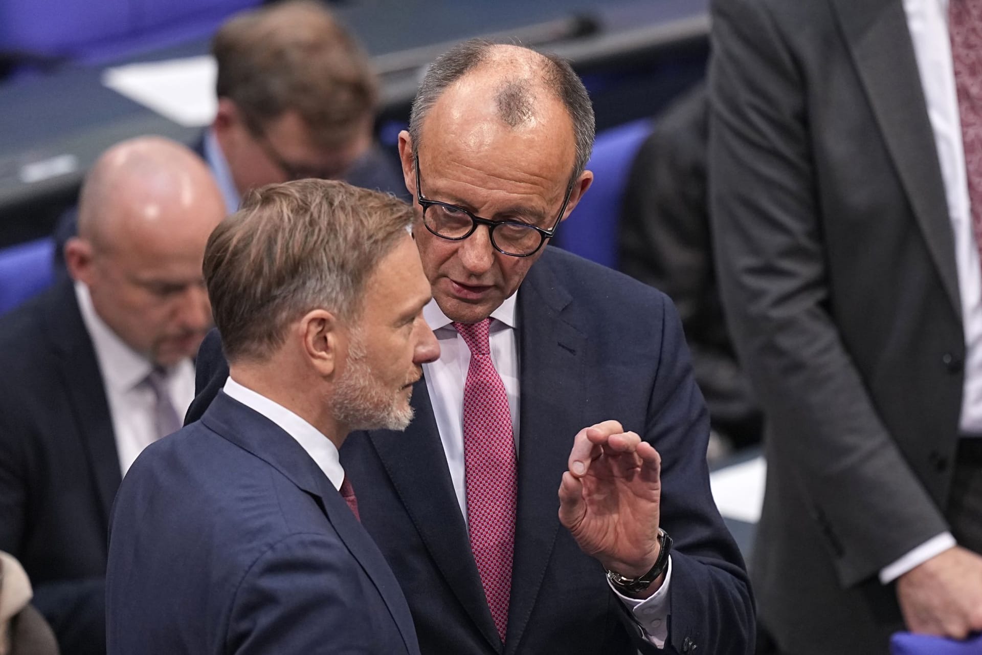 Friedrich Merz (r) und Christian Lindner: Der CDU-Chef versucht, den Libaralen Wähler abzugraben.