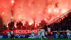 Bayern-Fans zünden Pyrotechnik in Leverkusen