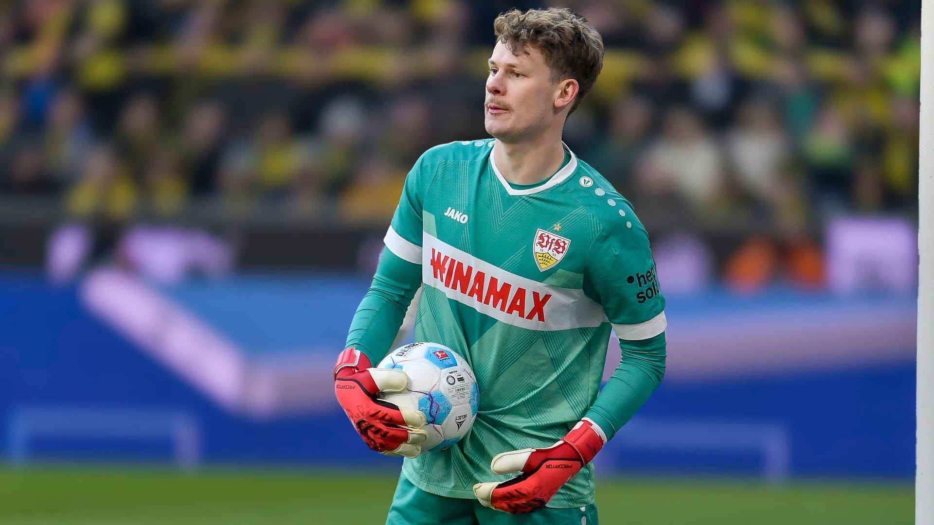 Alexander Nübel: Der 28-Jährige spielt seit 2023 für den VfB Stuttgart.