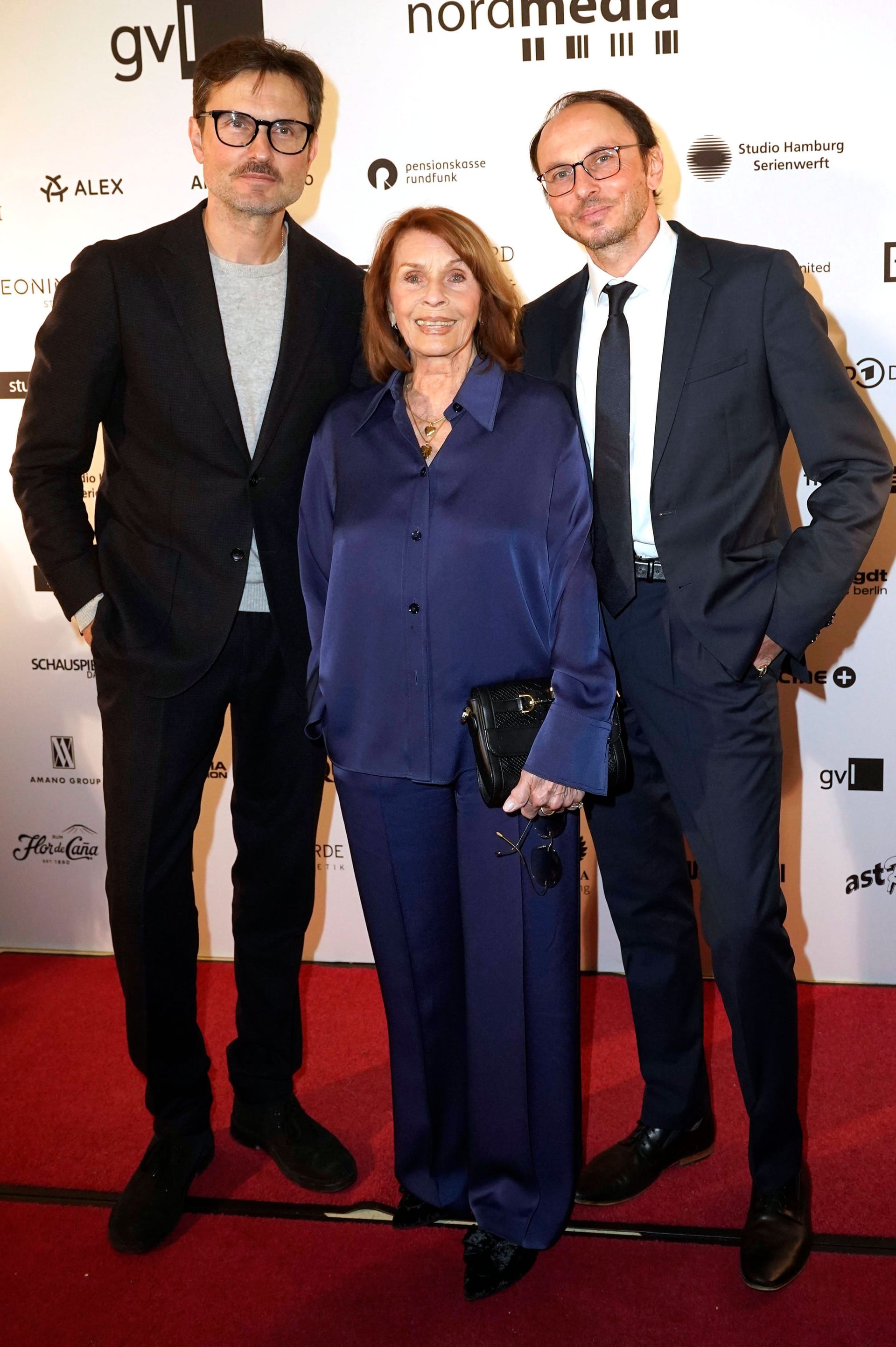 Simon Verhoeven, Senta Berger und Luca Verhoeven bei der 12. Verleihung der DAfFNE-Auszeichnung 2025 in Berlin.