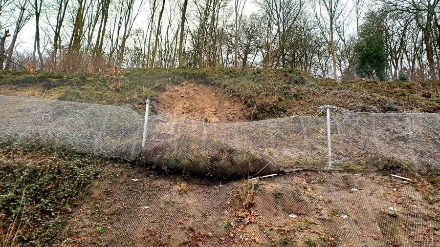 Die Felshangsicherung an der Werdener Straße in Kettwig.