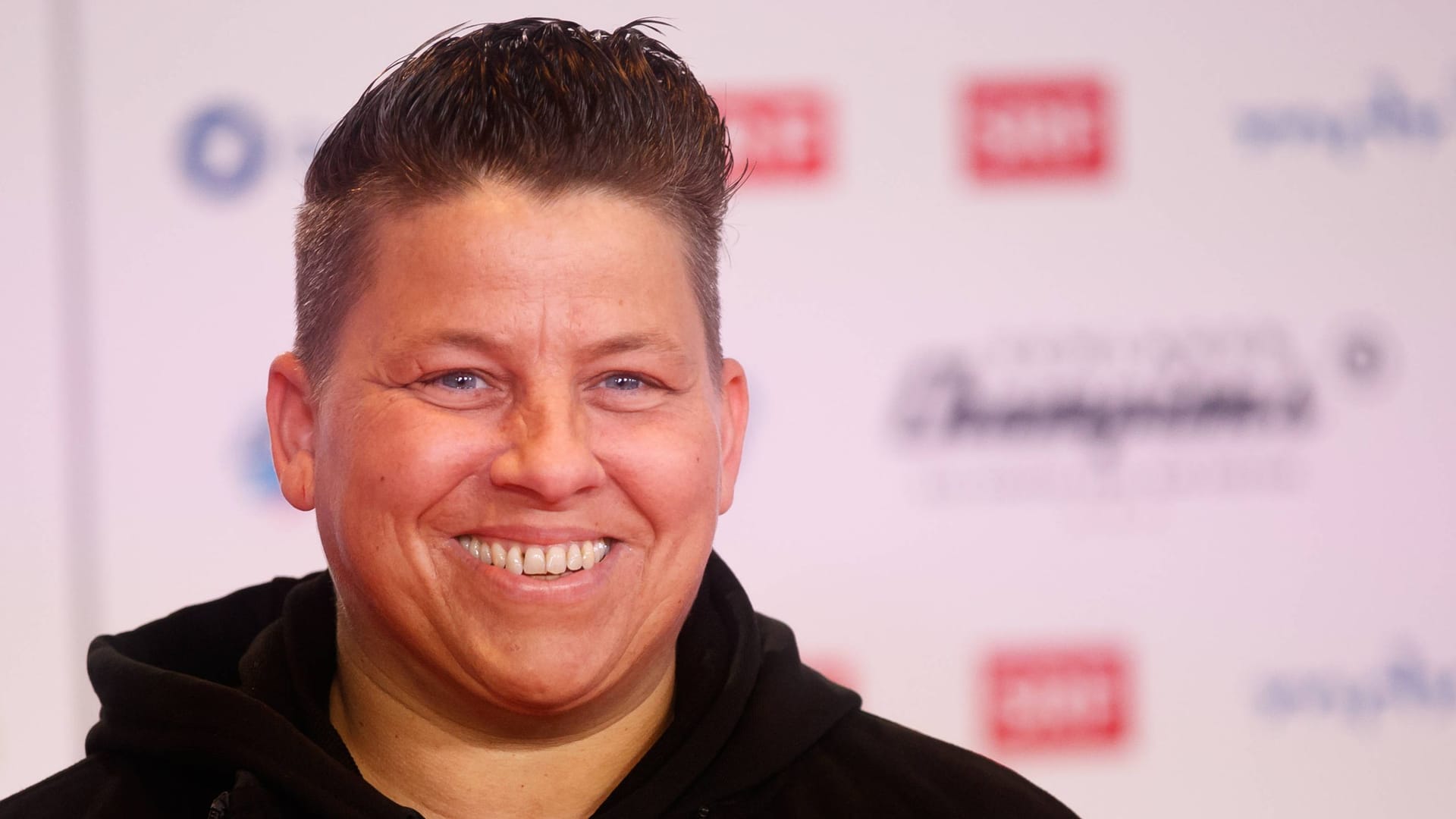 Kerstin Ott: Sie ist für ihr Lied "Die immer lacht" bekannt.