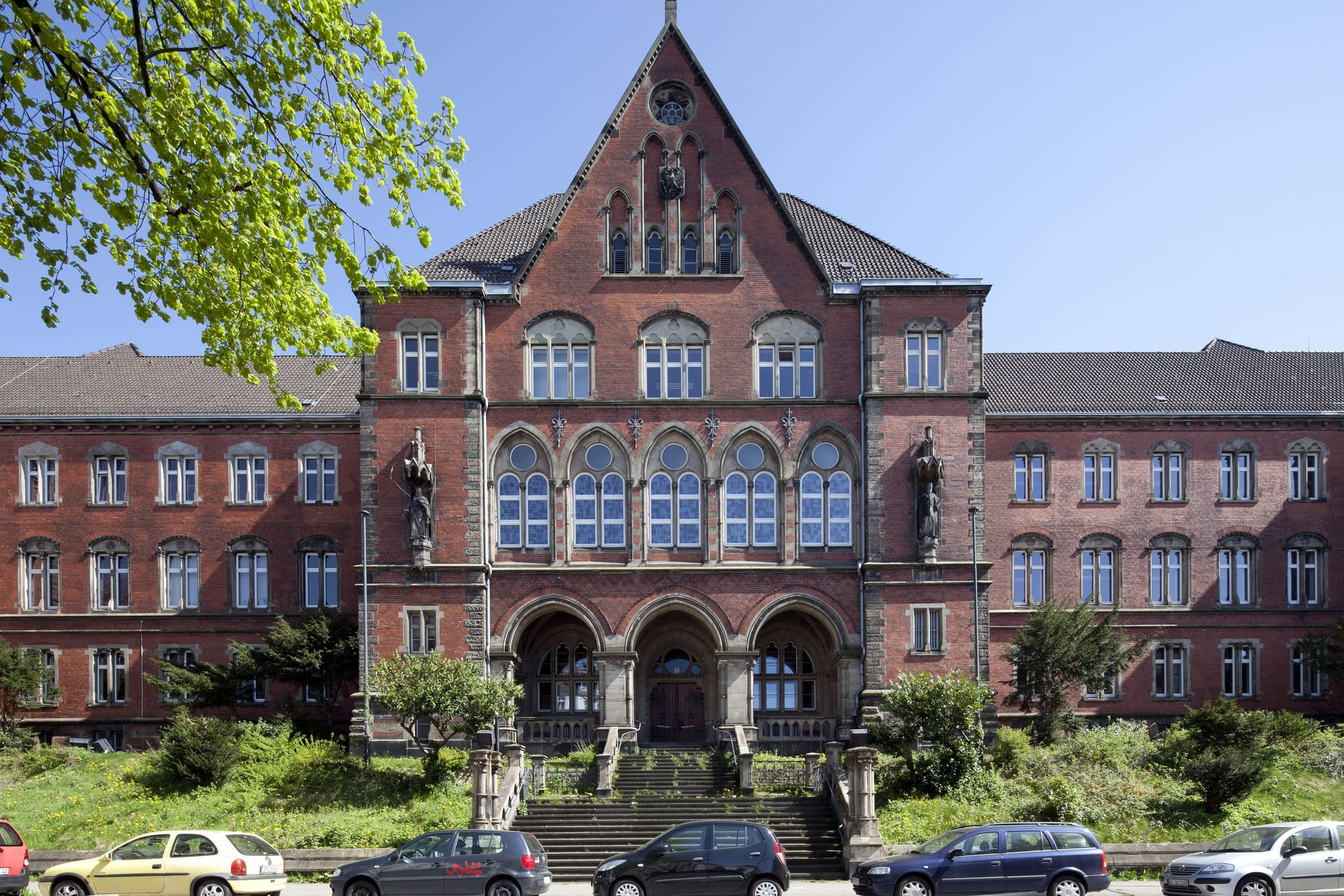 Das Aachener Justizzentrum (Archivbild): Hier steht ab Montag ein 34-Jähriger wegen versuchten Mordes vor Gericht.