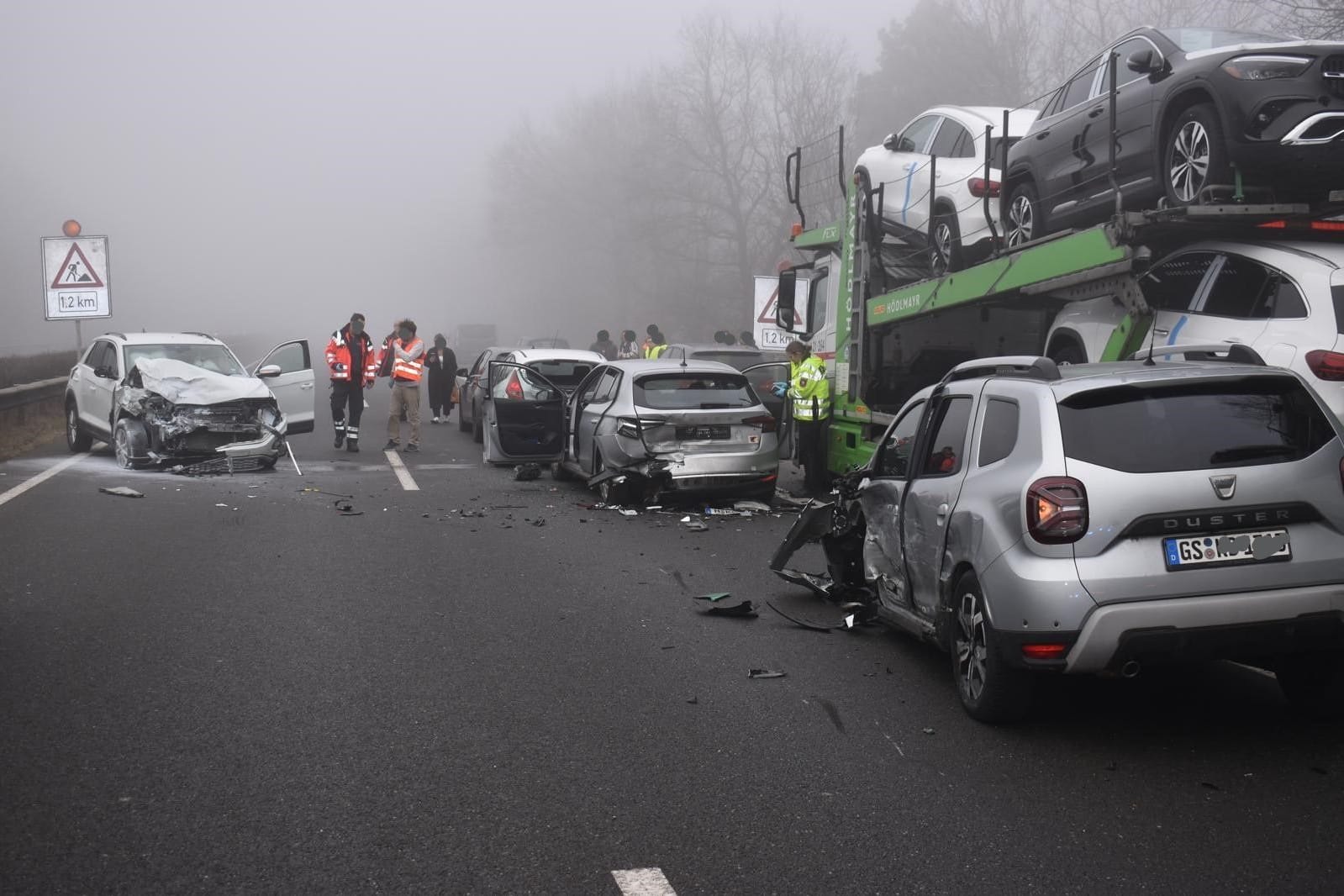 Aufgrund des Nebels krachte es auf der A27 gleich mehrfach.