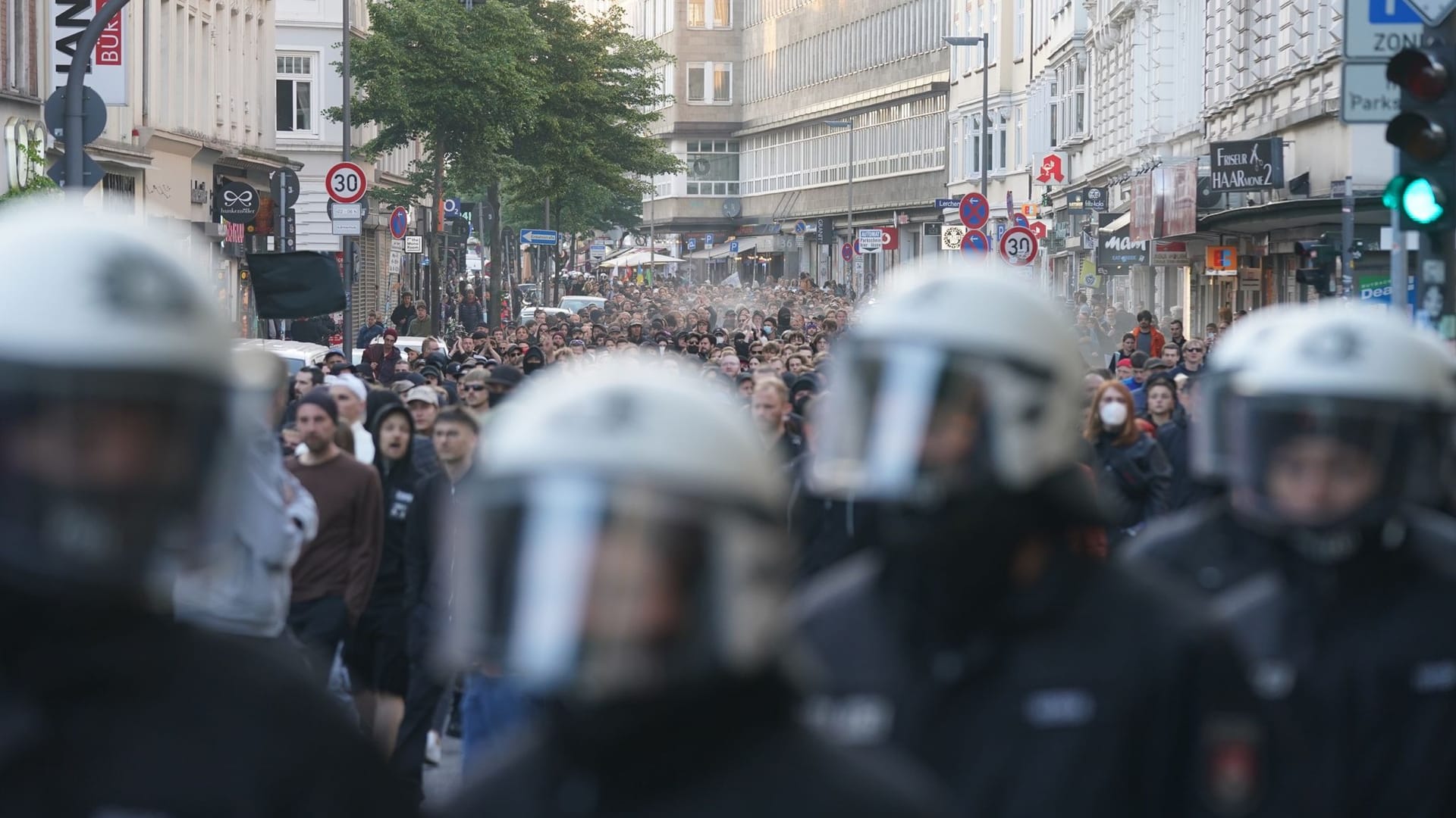 Proteste nach Urteilsverkündung im Prozess gegen Lina E.