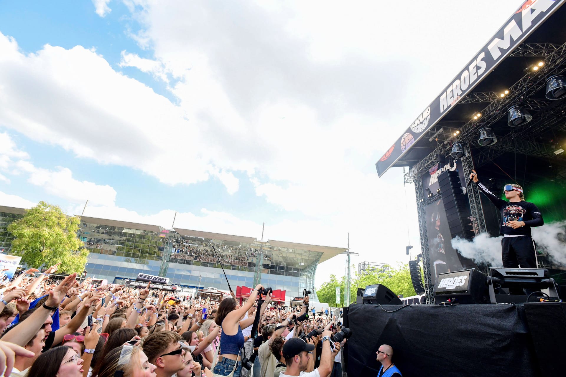 Ski Aggu live auf dem Heroes Festival 2024: Das Festival wird auf der Expo Plaza veranstaltet.