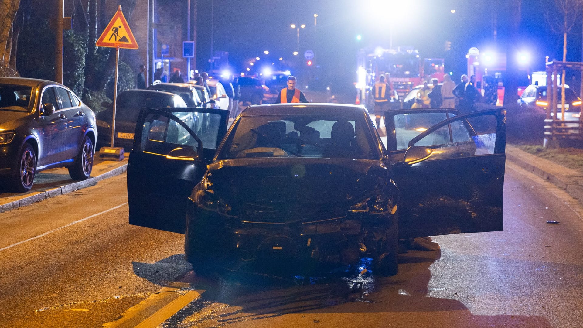 In Essen hat sich am späten Dienstagabend ein schwerer Verkehrsunfall ereignet.