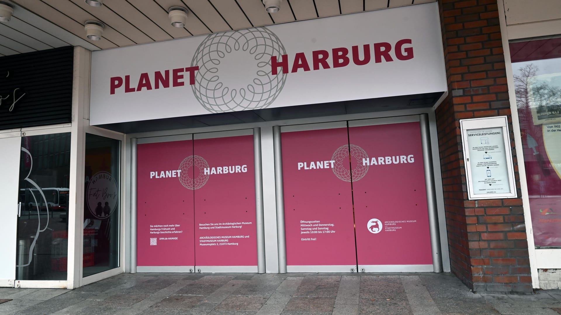 "Planet Harburg" am Herbert-und-Greta-Wehner-Platz: Das ehemalige "Karstadt"-Gebäude wird zum Museum umfunktioniert.