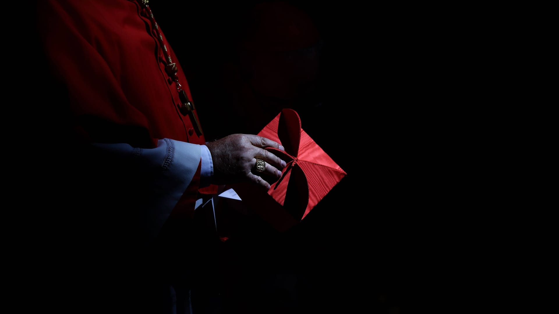 Ein Kardinal im Vatikan: Zwischen dem letzten Atemzug eines Papstes und der Verkündung "Habemus Papam" liegen streng geregelte Abläufe.