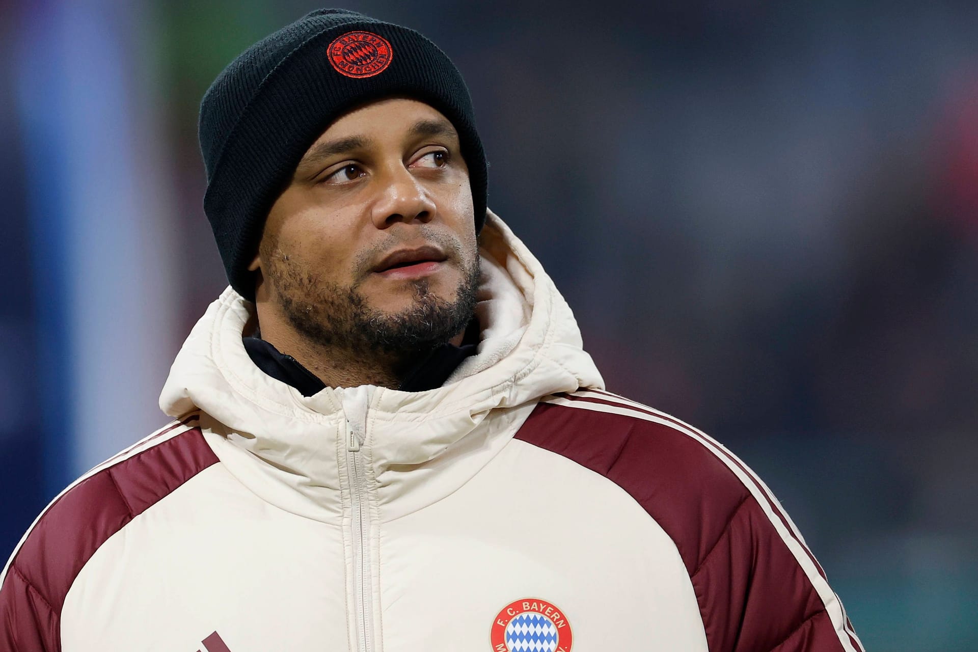 Vincent Kompany: Der Trainer des FC Bayern kann mit den aktuellen Leistungen seines Teams nicht komplett zufrieden sein.