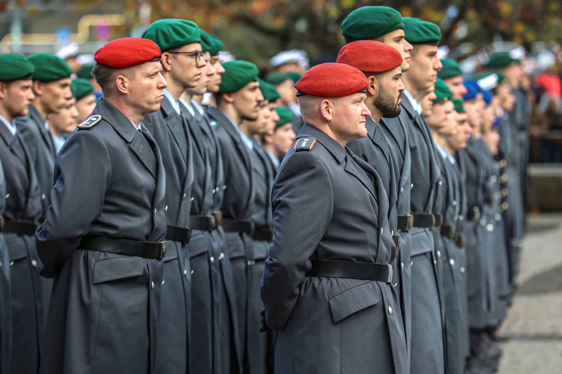 Feierliches Gelöbnis für Rekruten der Bundeswehr. Bei einer Wehrpflicht tut sich die SPD noch schwer. (Archivbild)