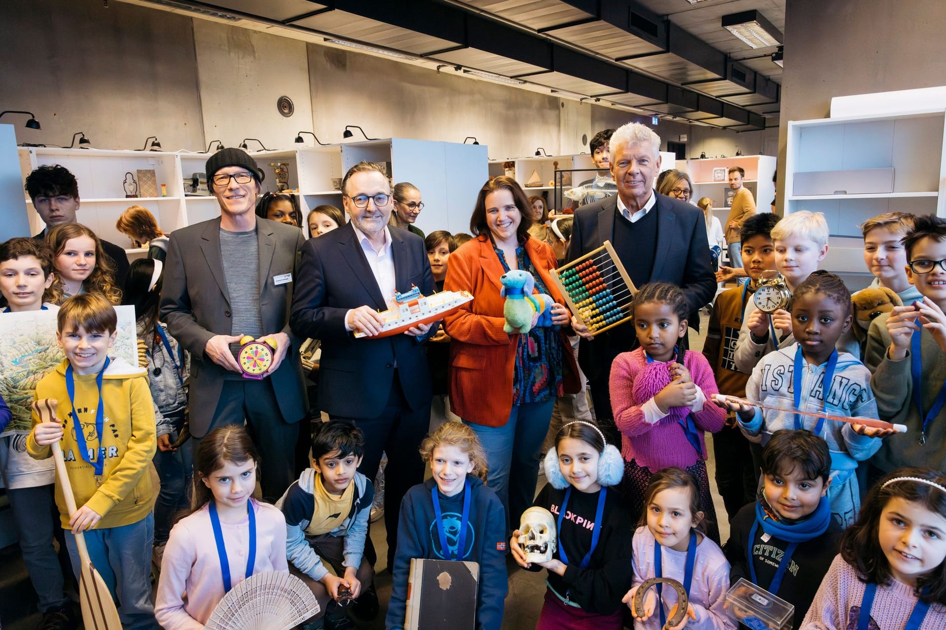 Andreas Ernstberger, Kulturreferent Anton Biebl, Kommunalreferentin Jacquline Charlier und Oberbürgermeister Dieter Reiter bei der Eröffnung des Kindermuseums in Riem.