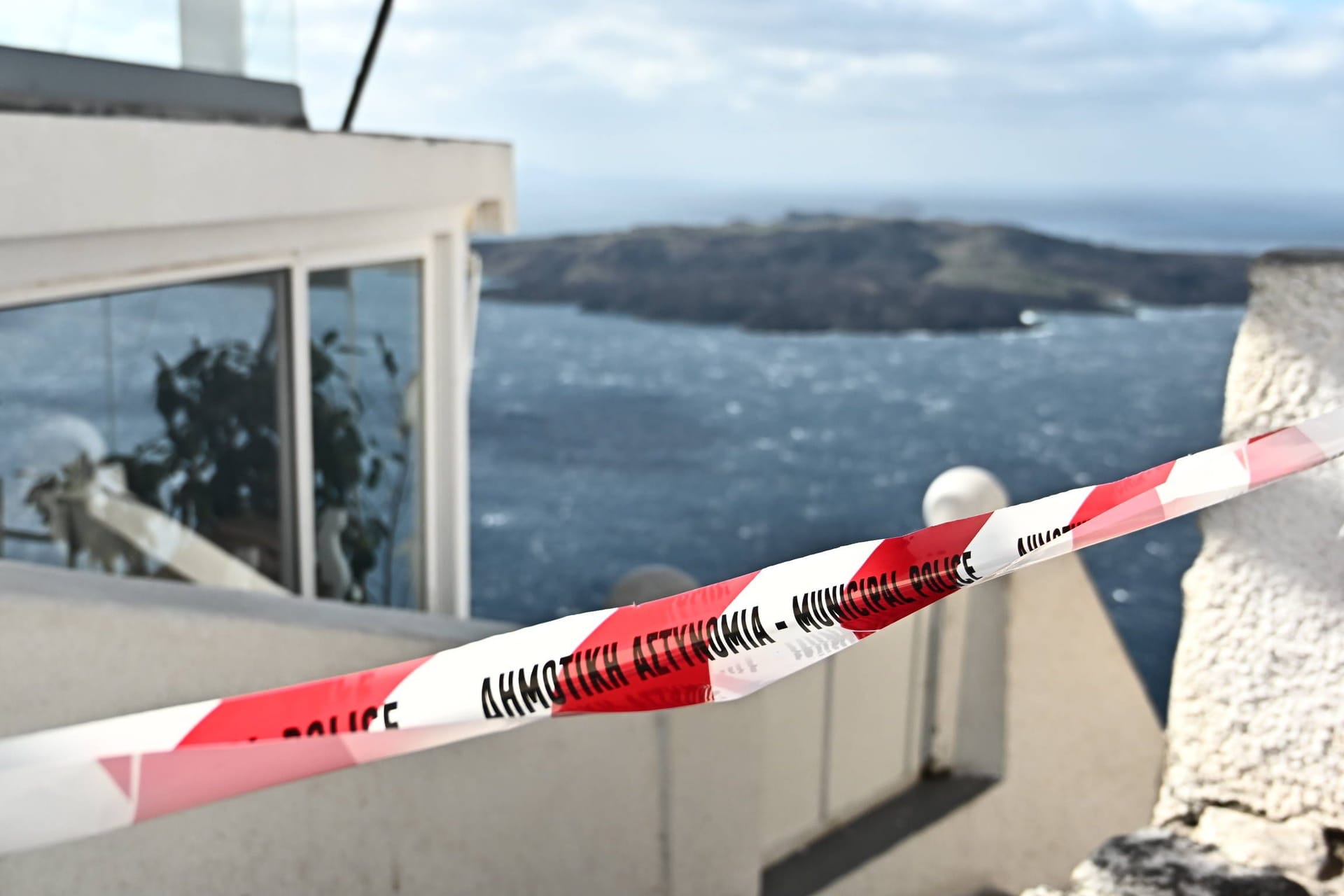 Absperrung auf Santorini: Die meisten Menschen haben die Insel verlassen.