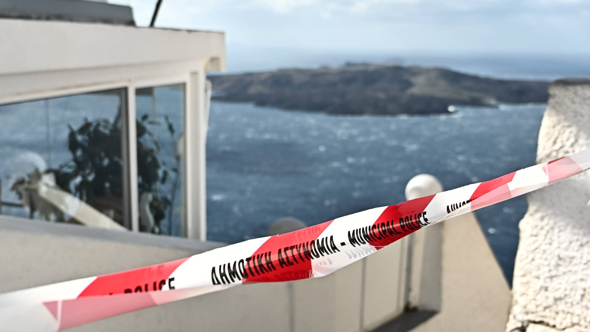 Absperrung auf Santorini: Die meisten Menschen haben die Insel verlassen.