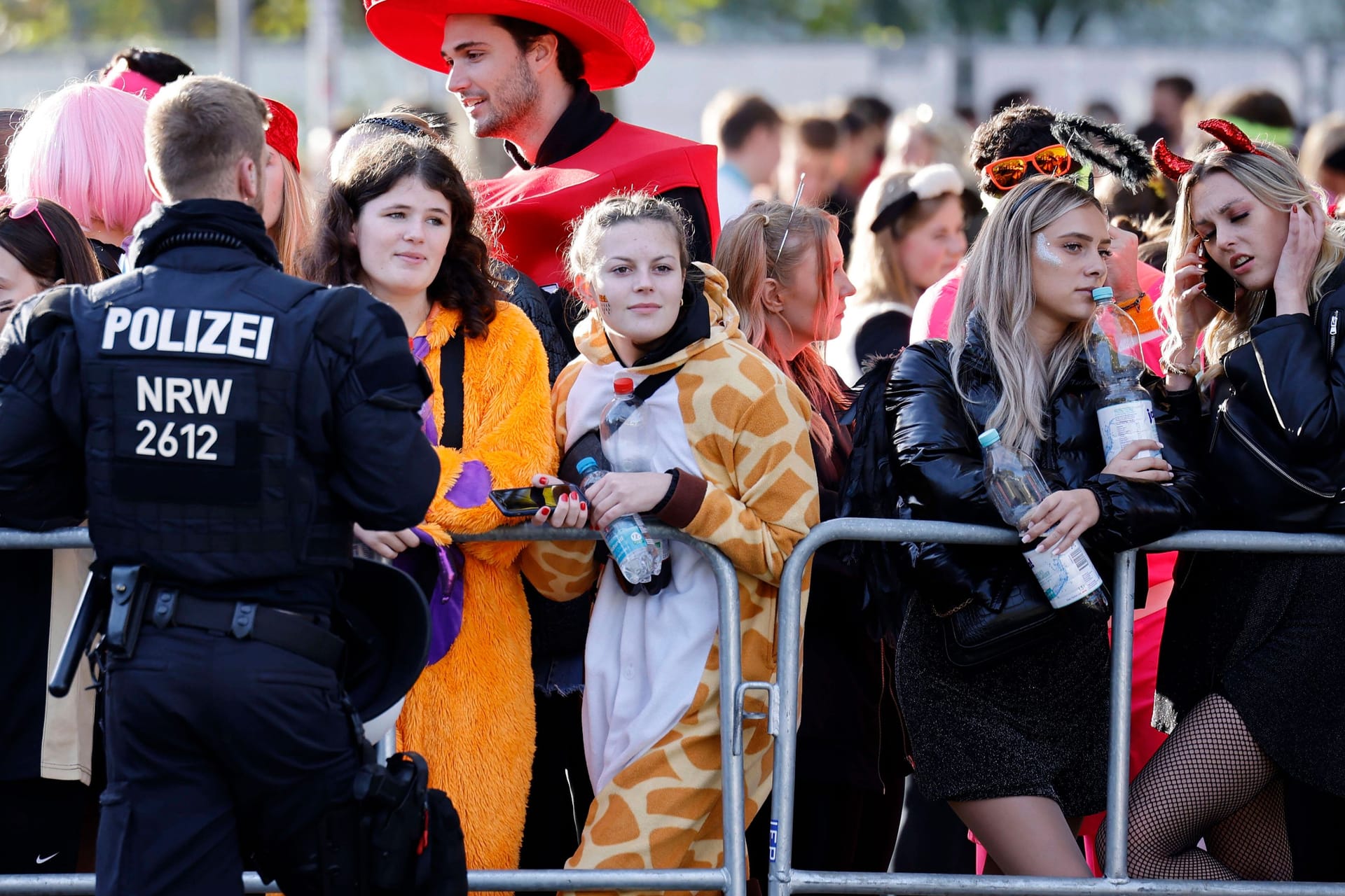 Kölner Karneval an der Zülpicher Straße (Archivbild): Die Sicherheitsbehörden sind alarmiert.