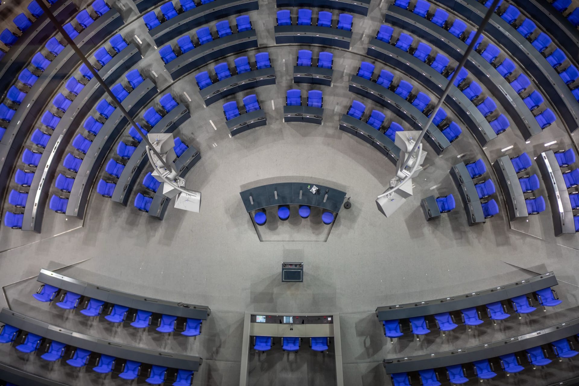 Vor der Abstimmung über Vertrauensfrage im Bundestag