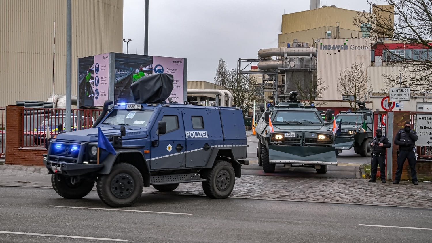 Bundespolizei und Zoll haben in der Müllverbrennungsanlage in Hamburg-Billbrook tonnenweise beschlagnahmtes Kokain vernichtet.